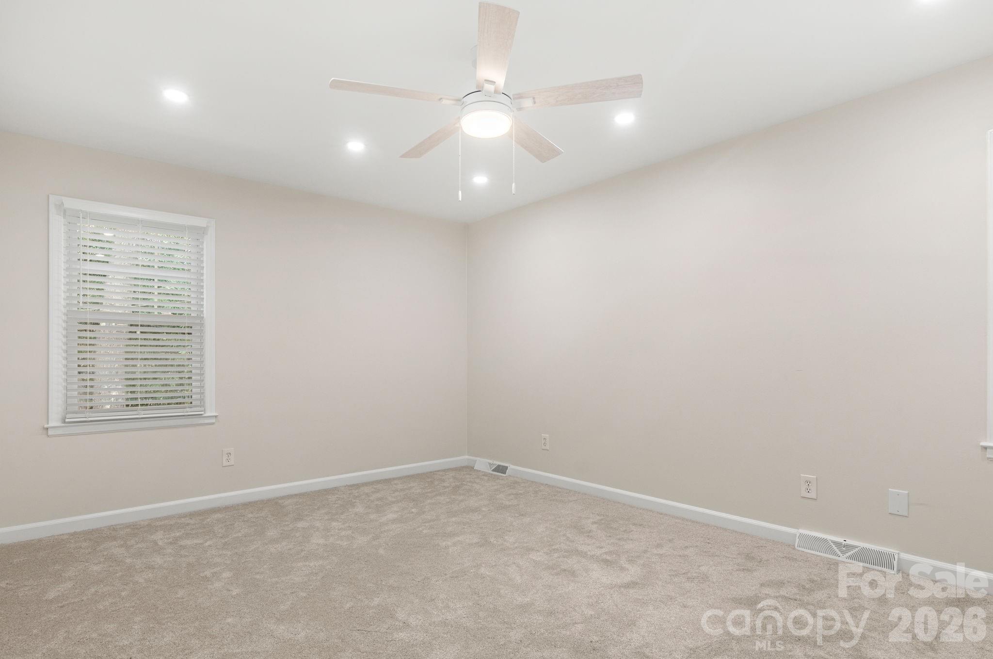 7030 Delta Lake Drive — Charlotte