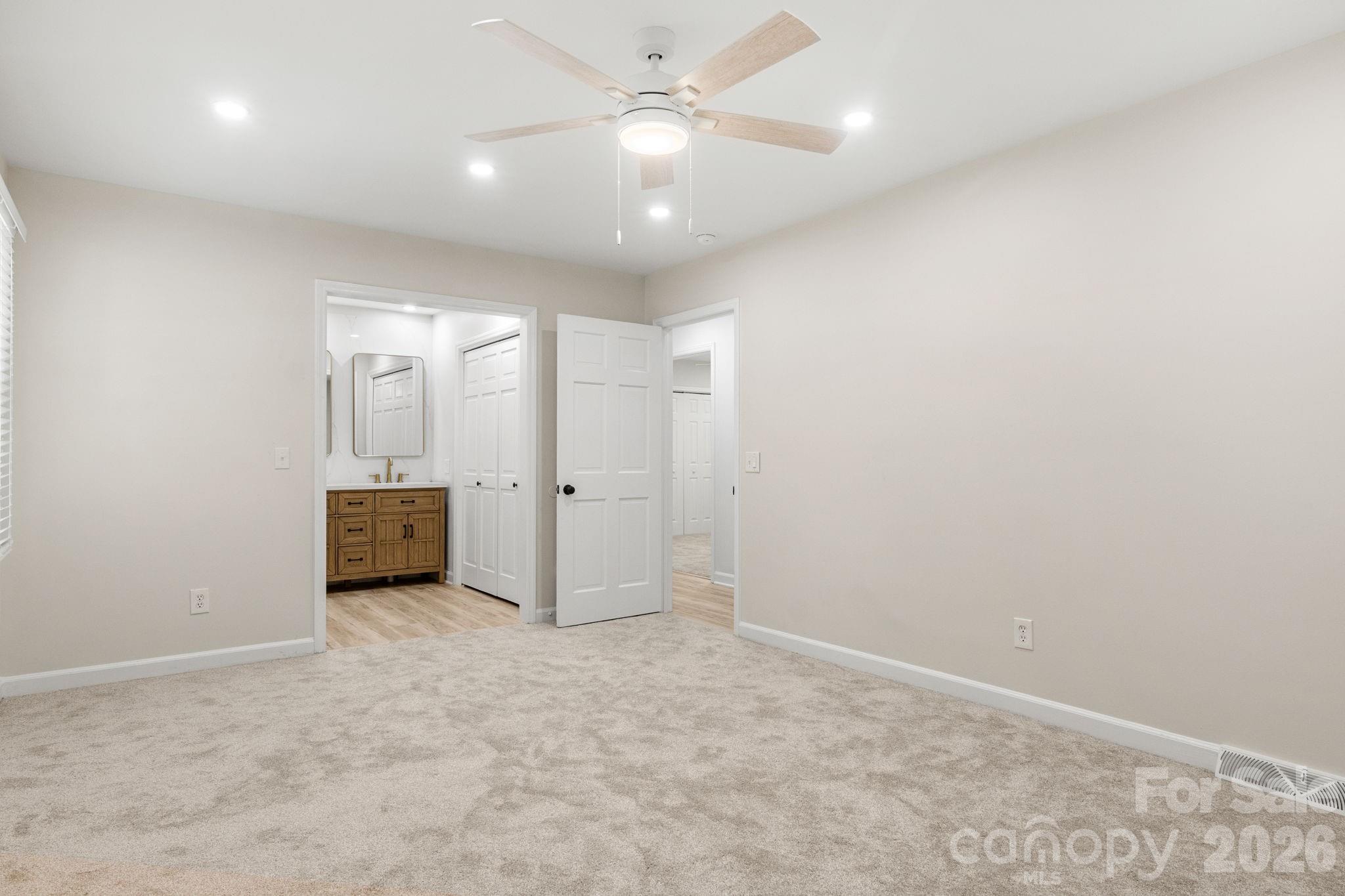 7030 Delta Lake Drive — Charlotte