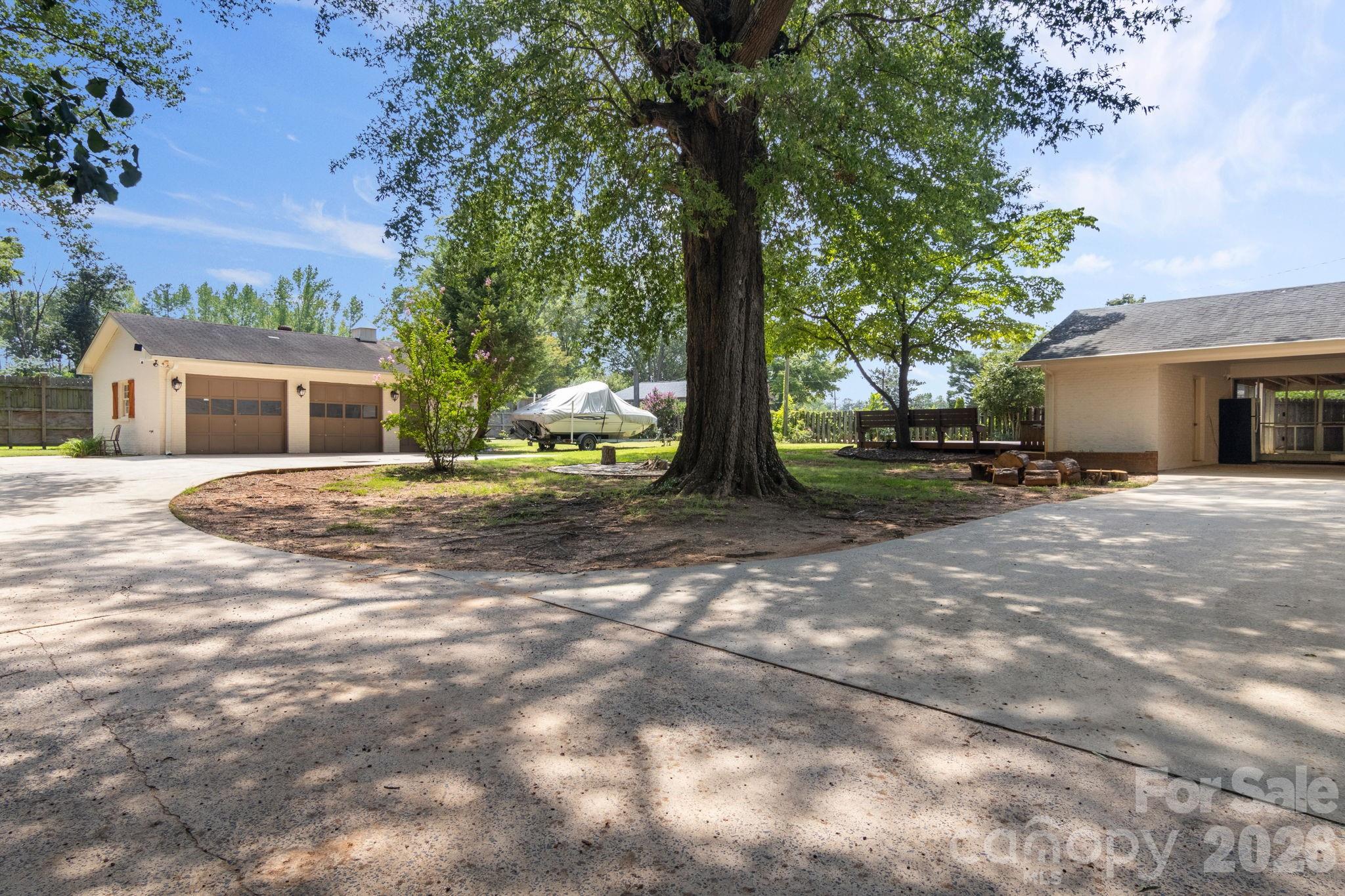 7030 Delta Lake Drive — Charlotte