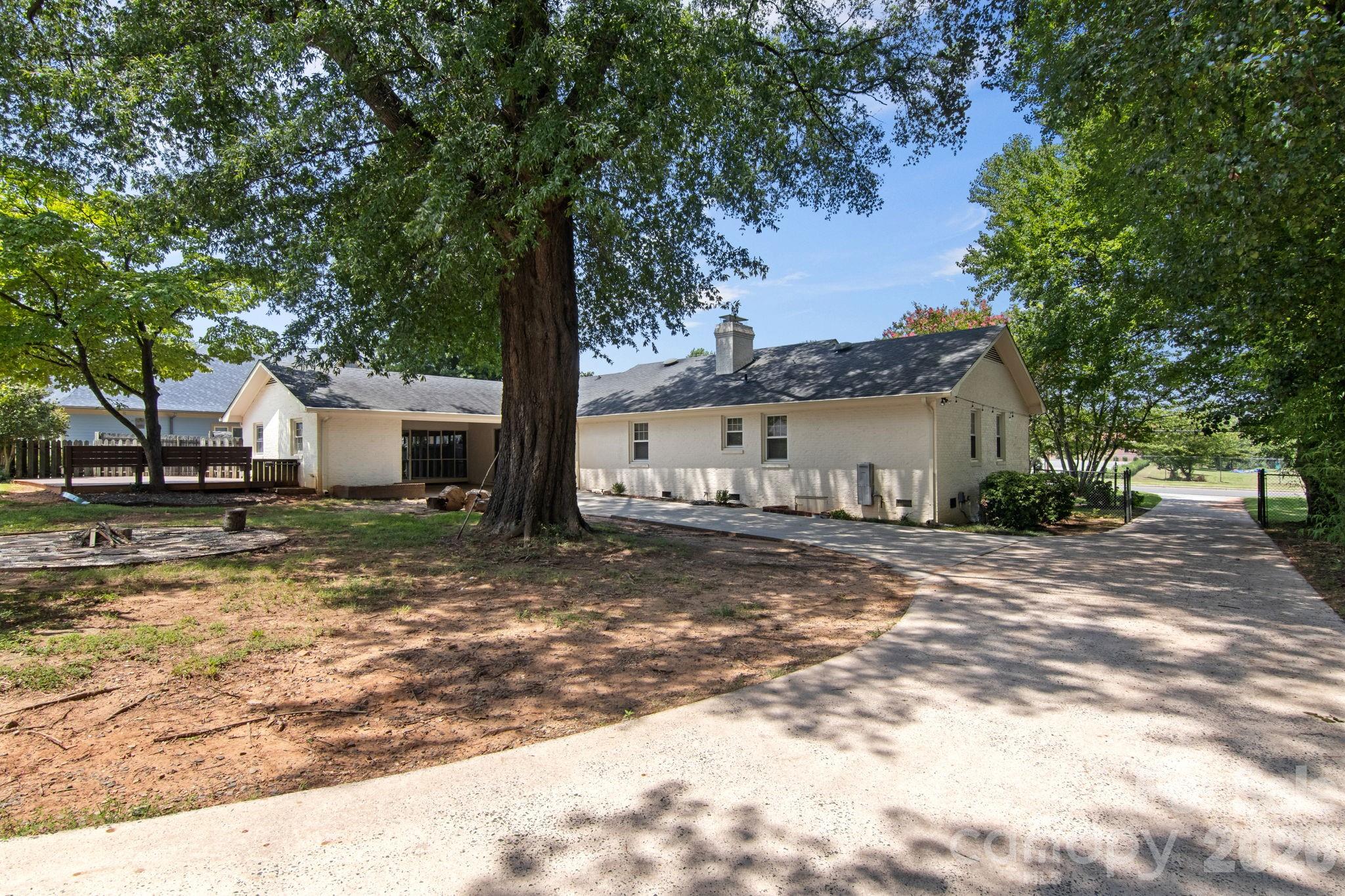 7030 Delta Lake Drive — Charlotte