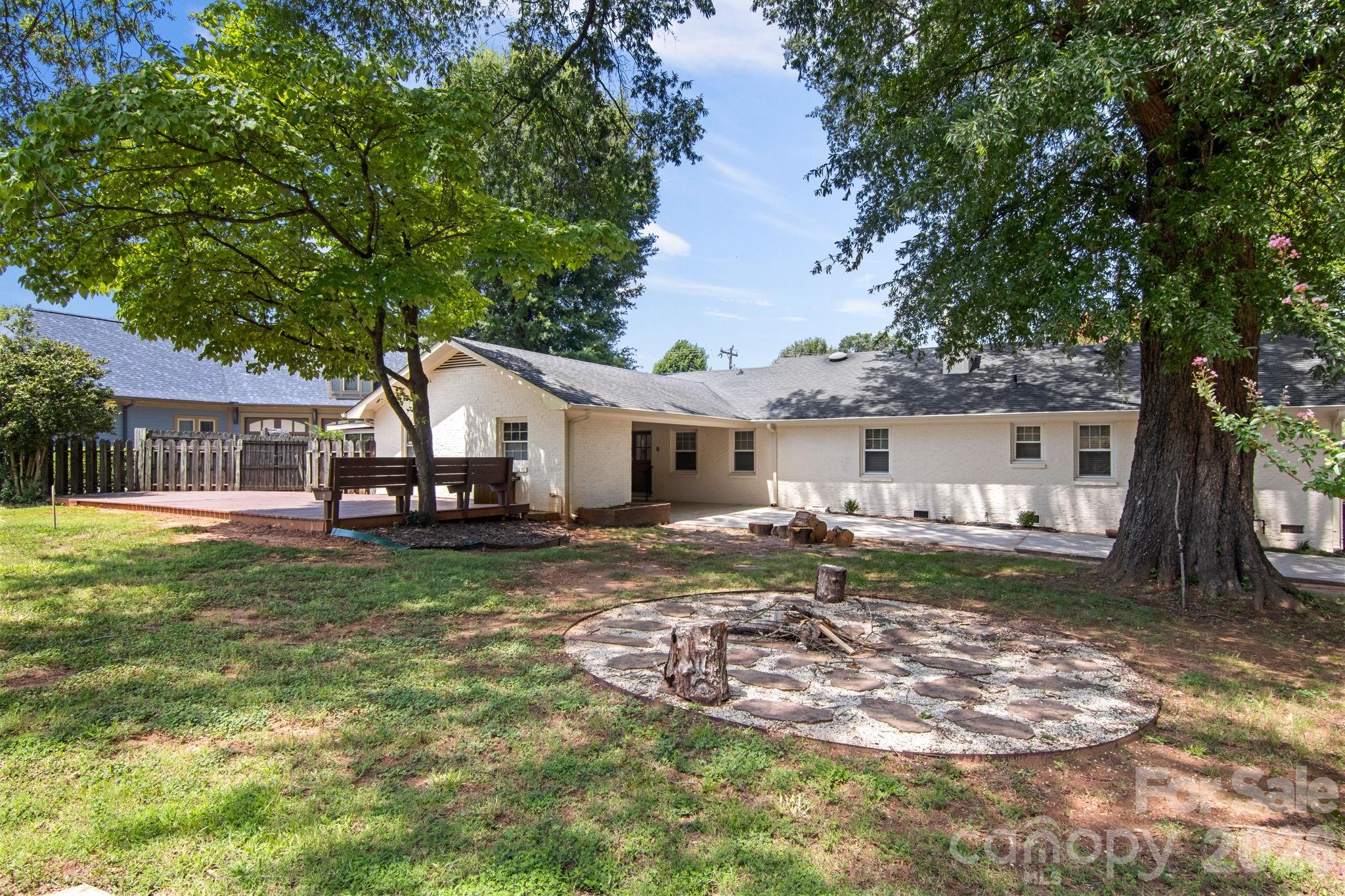 7030 Delta Lake Drive — Charlotte