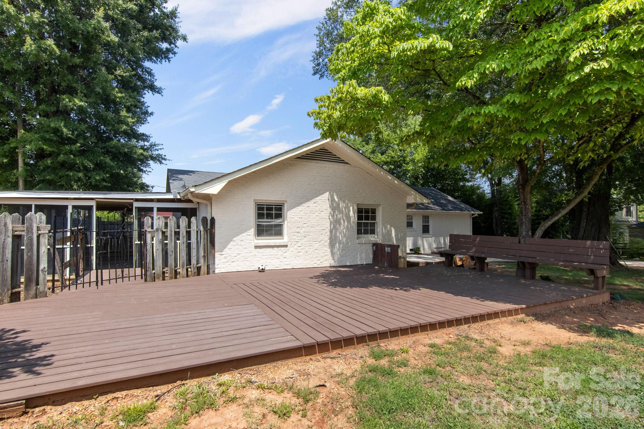 7030 Delta Lake Drive — Charlotte