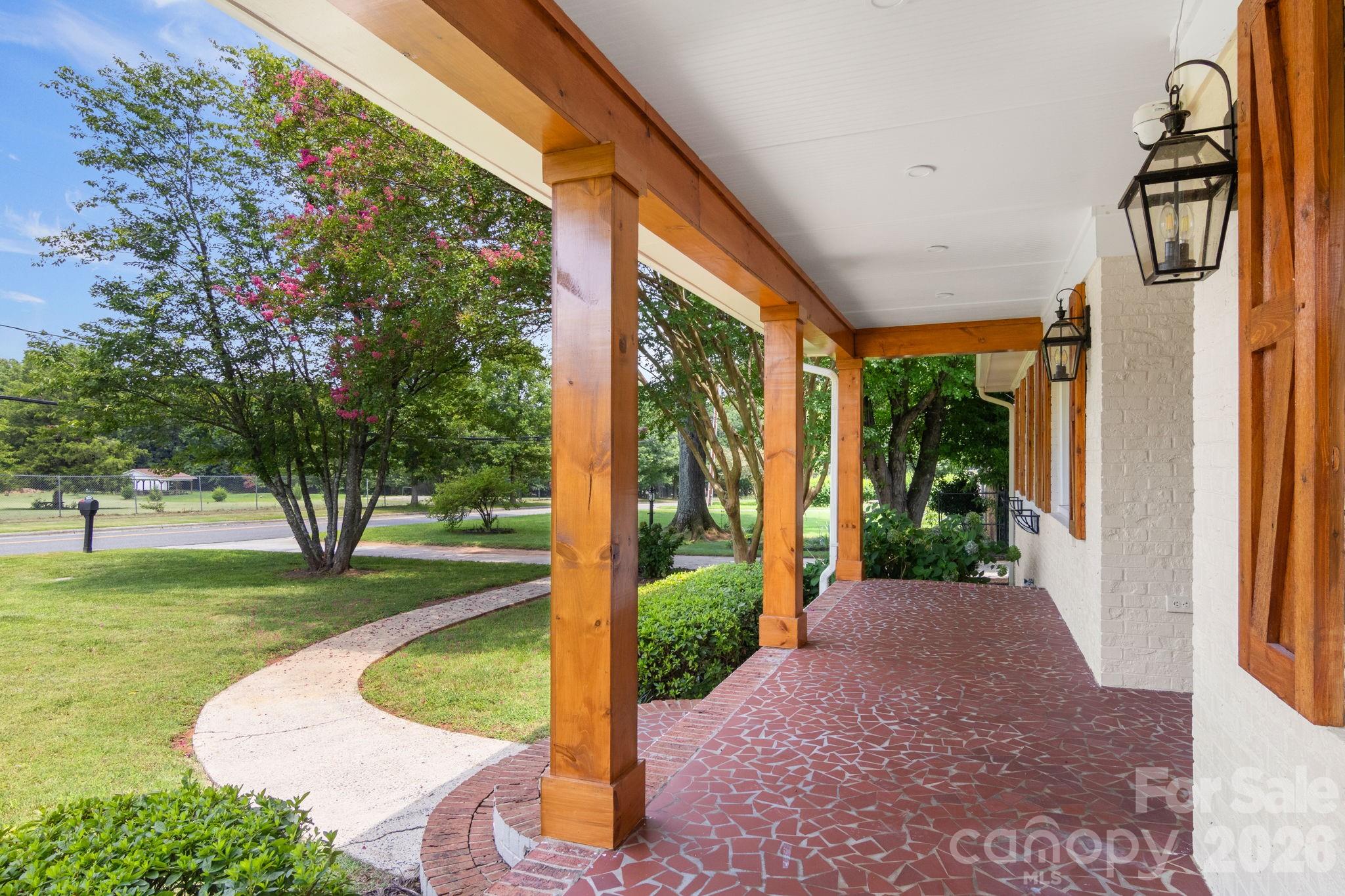7030 Delta Lake Drive — Charlotte