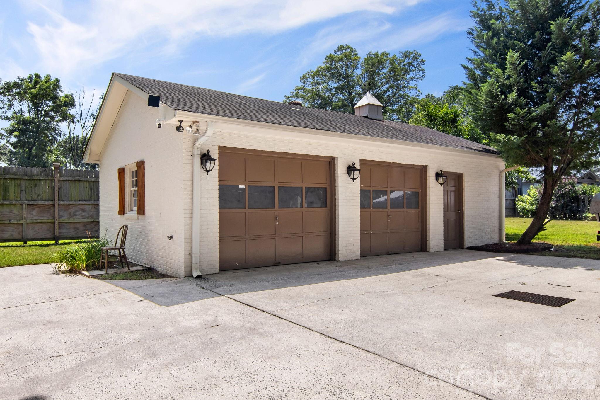 7030 Delta Lake Drive — Charlotte