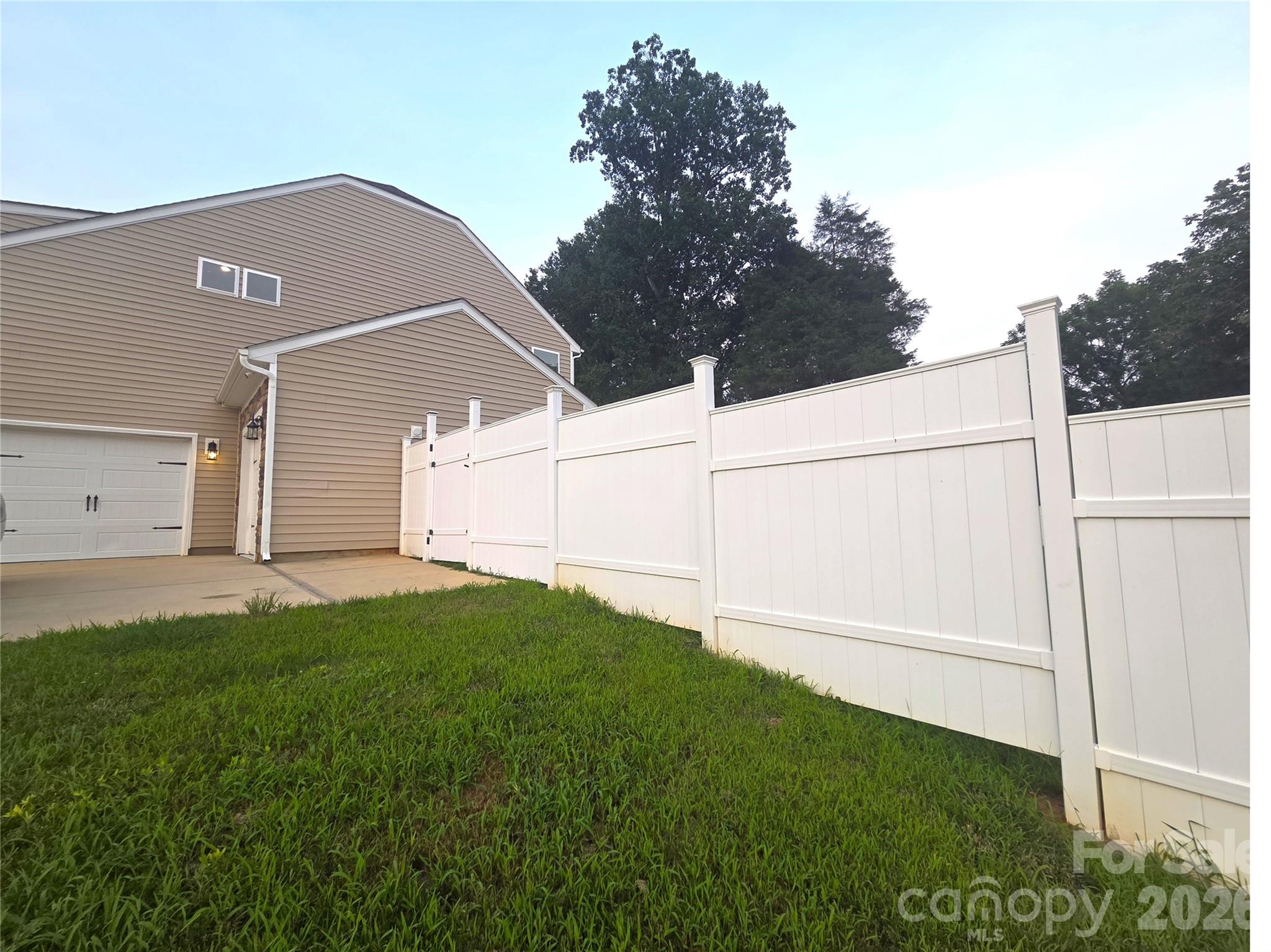 8207 Shady Pond Drive — Charlotte