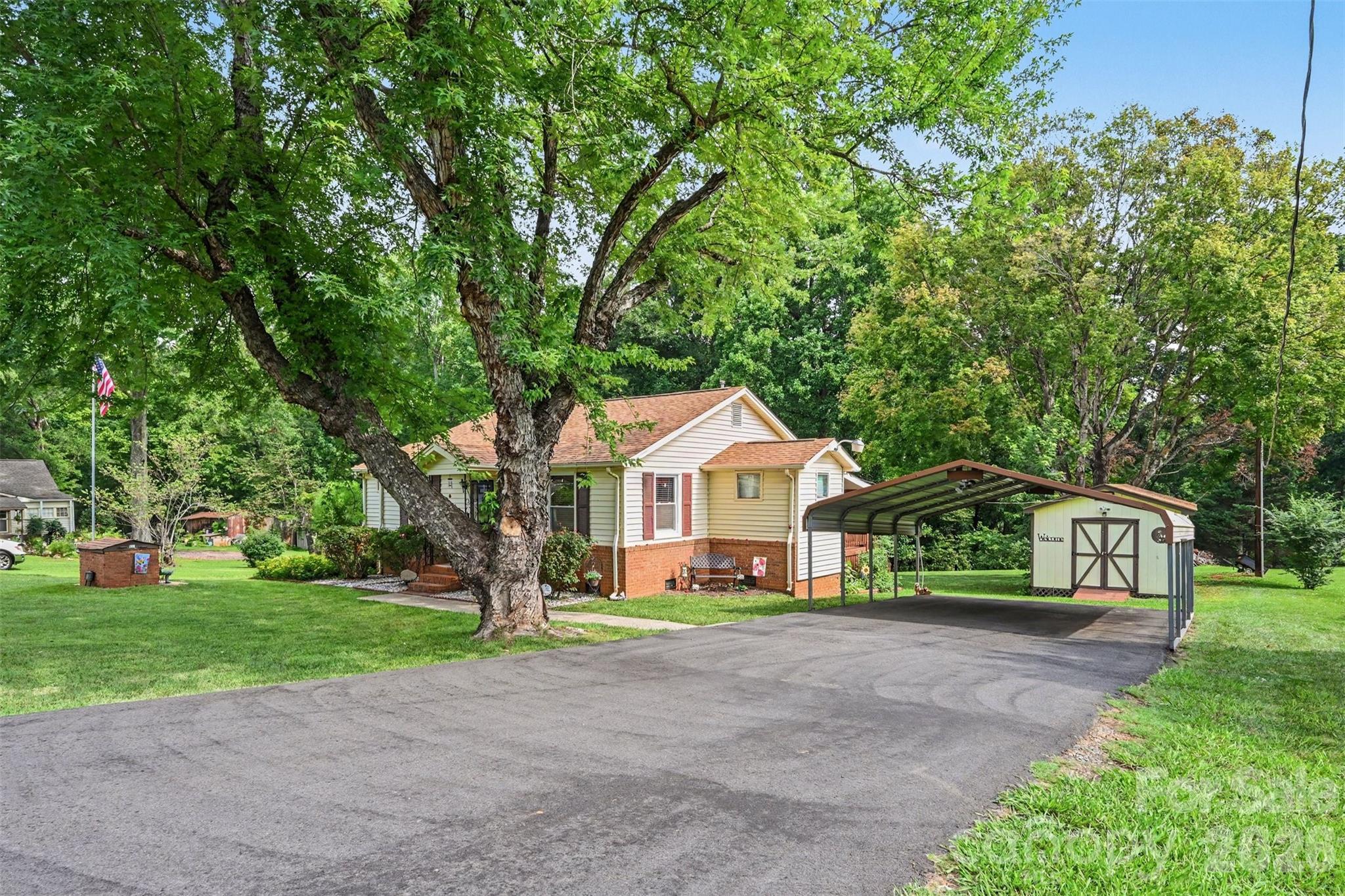 3748 Camp Stewart Road — Charlotte