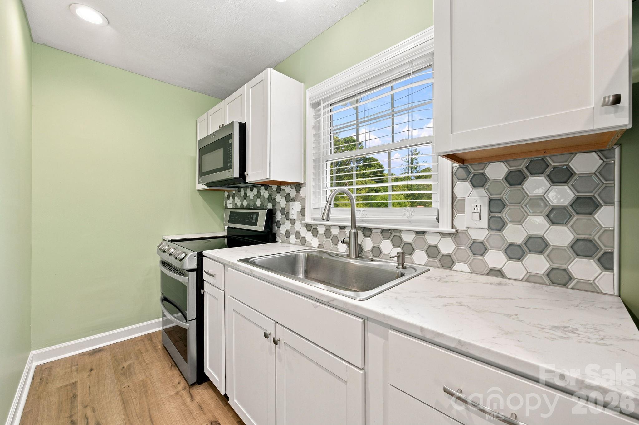 400 Olin Drive — Waxhaw