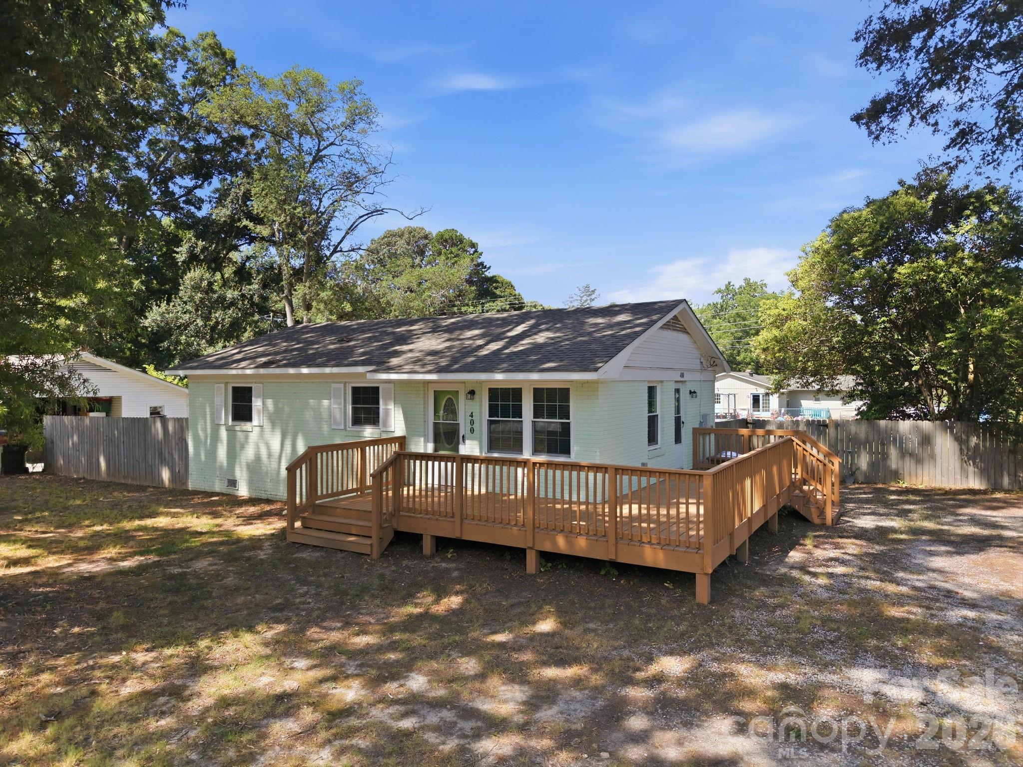 400 Olin Drive — Waxhaw