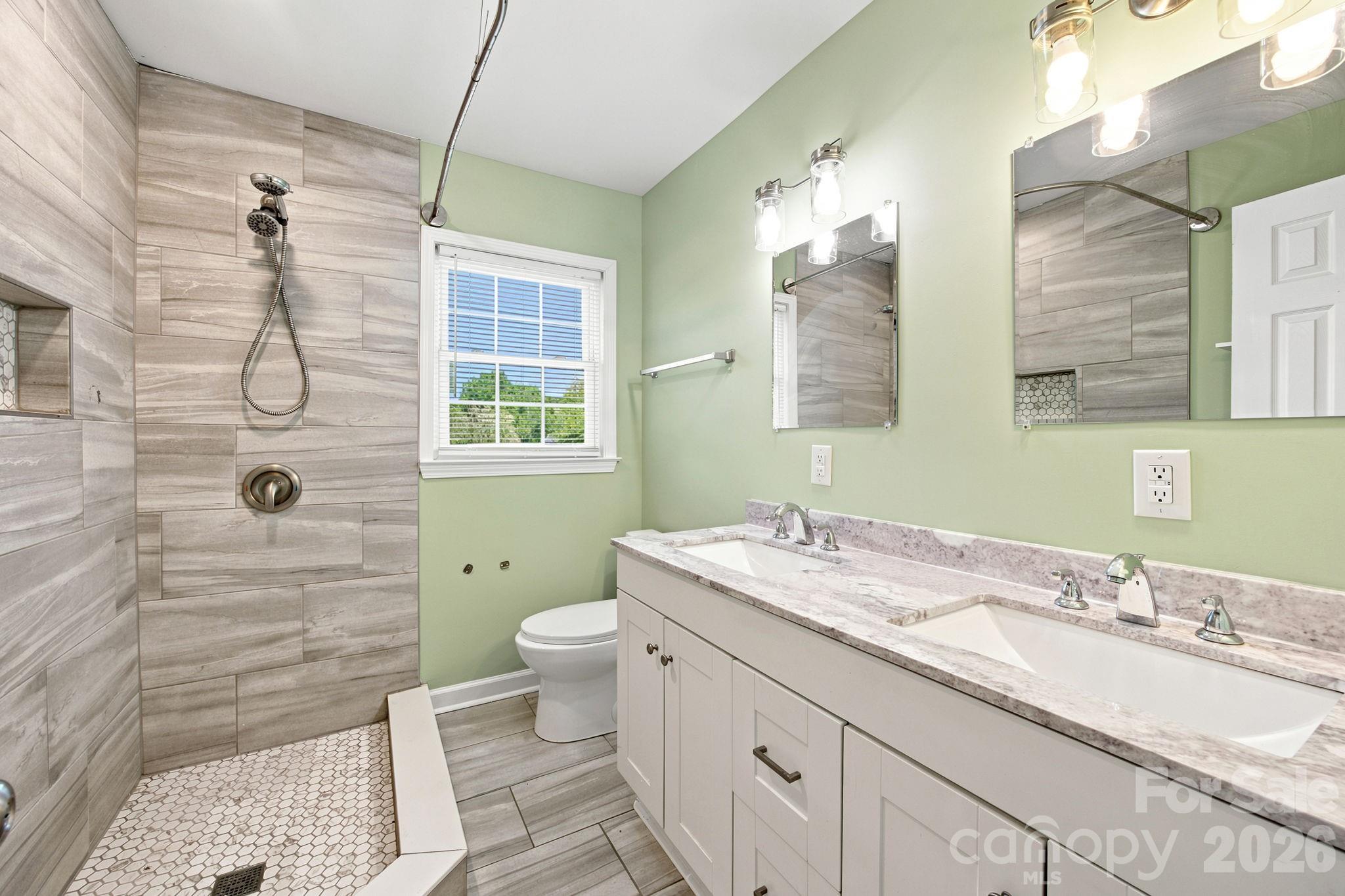 400 Olin Drive — Waxhaw
