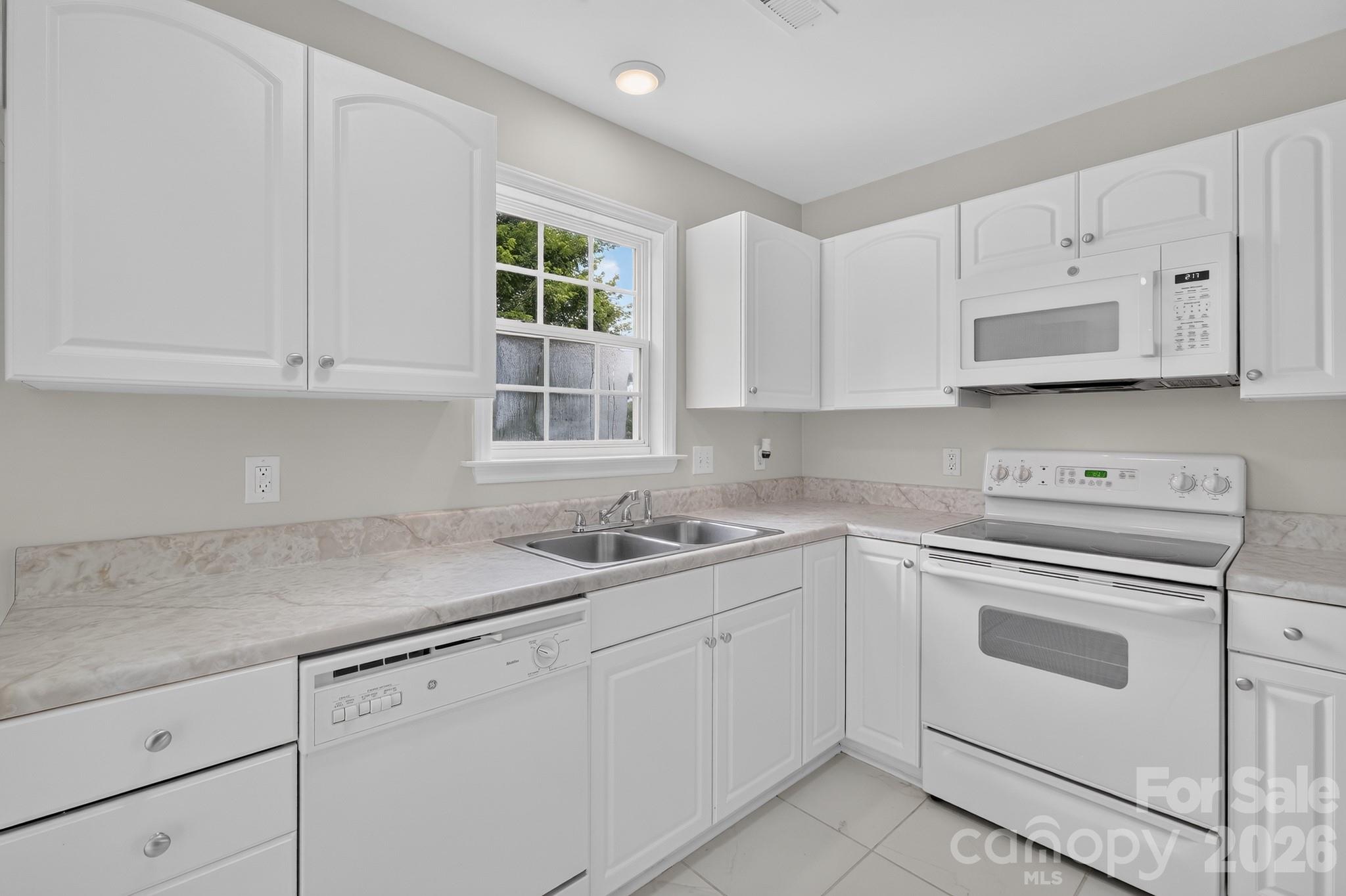 373 Sailway Road — Winston Salem
