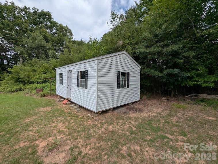 4835 Salisbury Street — Hickory