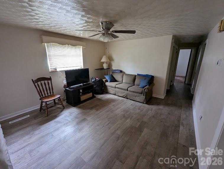 4835 Salisbury Street — Hickory