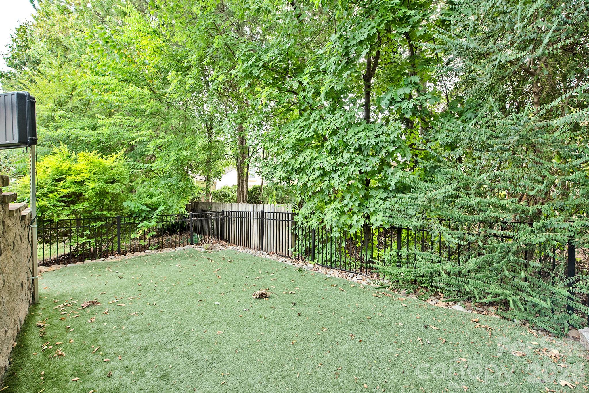10912 Owl Nest Lane — Charlotte