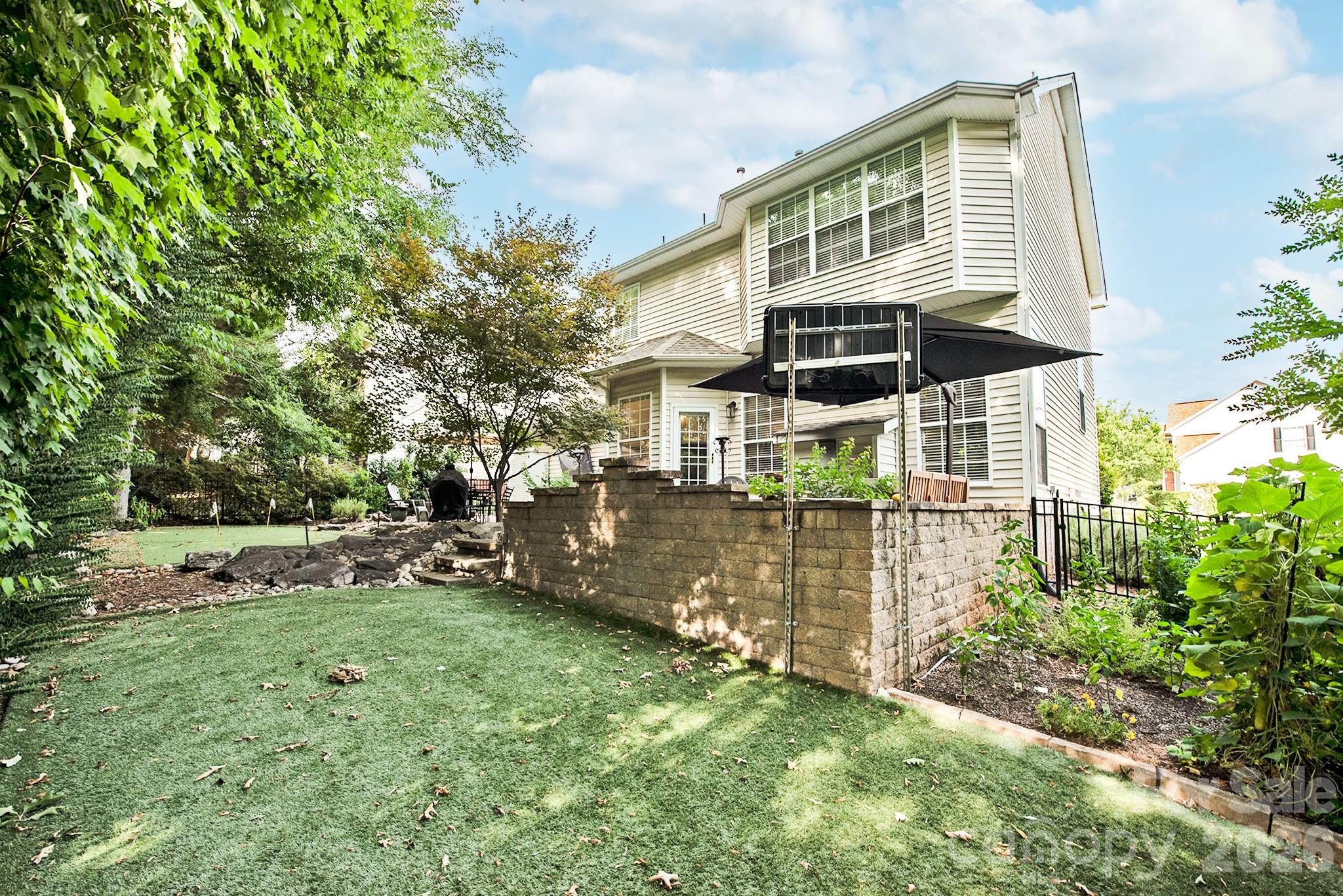 10912 Owl Nest Lane — Charlotte