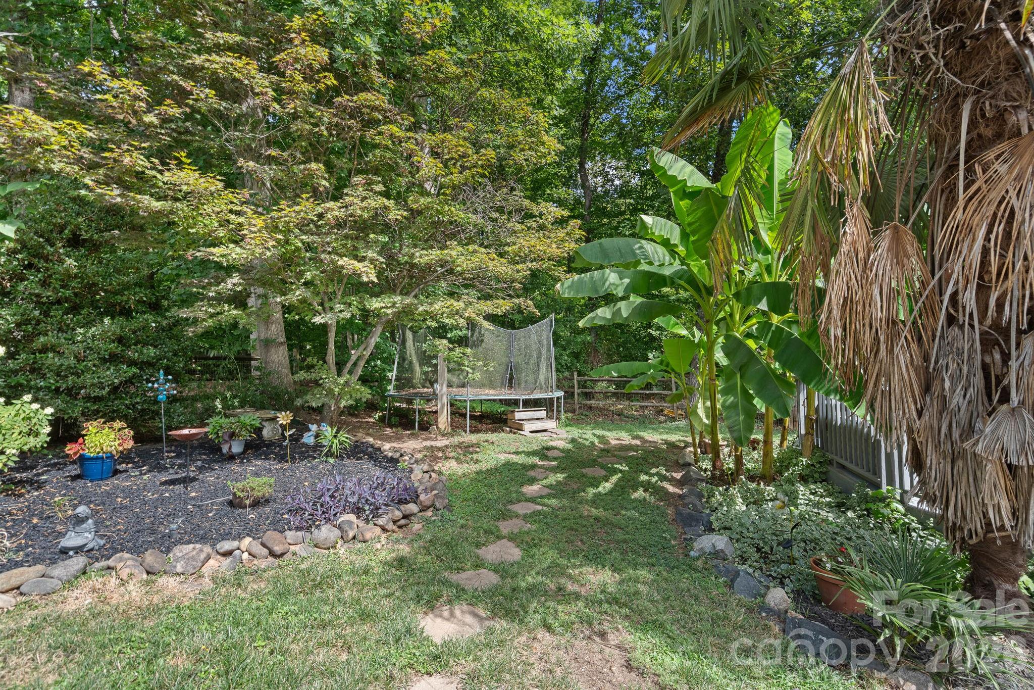 16214 Amber Field Drive — Huntersville