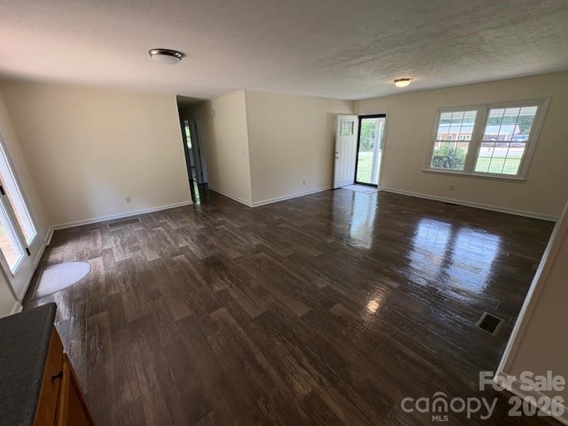 5406 CANTERBURY Road — Patterson Springs