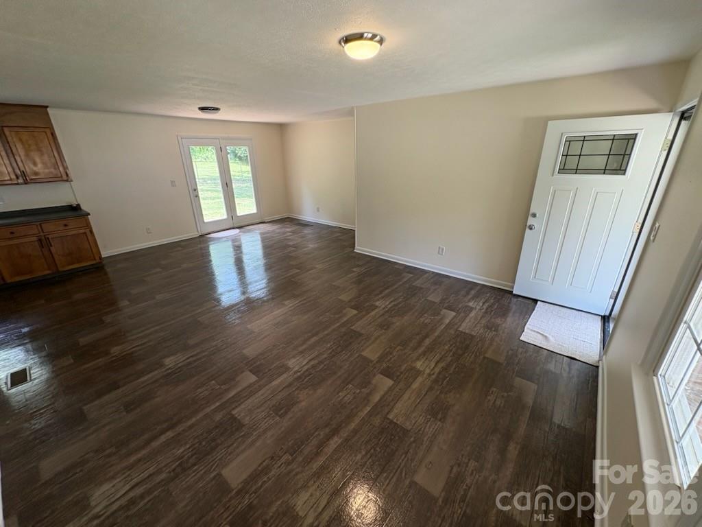 5406 CANTERBURY Road — Patterson Springs