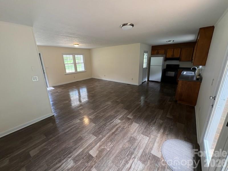 5406 CANTERBURY Road — Patterson Springs