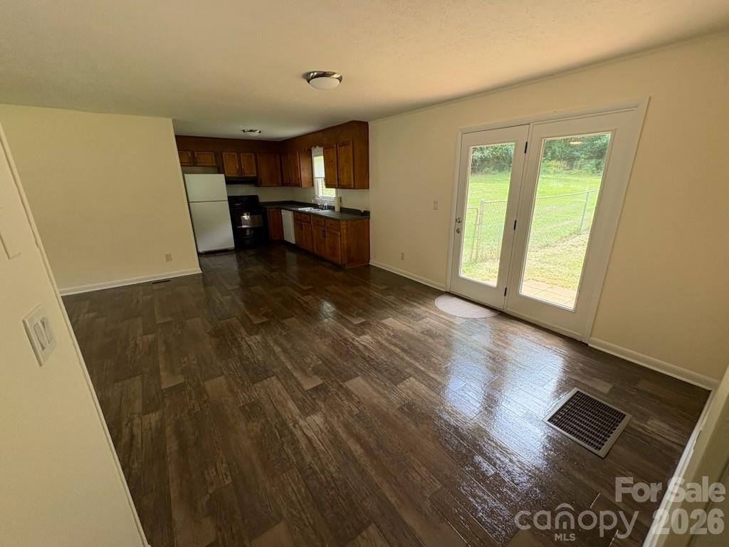 5406 CANTERBURY Road — Patterson Springs