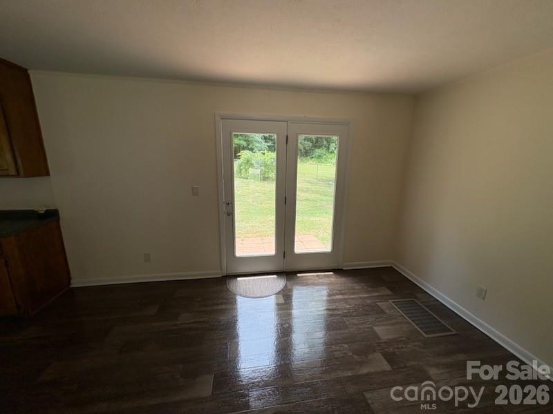 5406 CANTERBURY Road — Patterson Springs