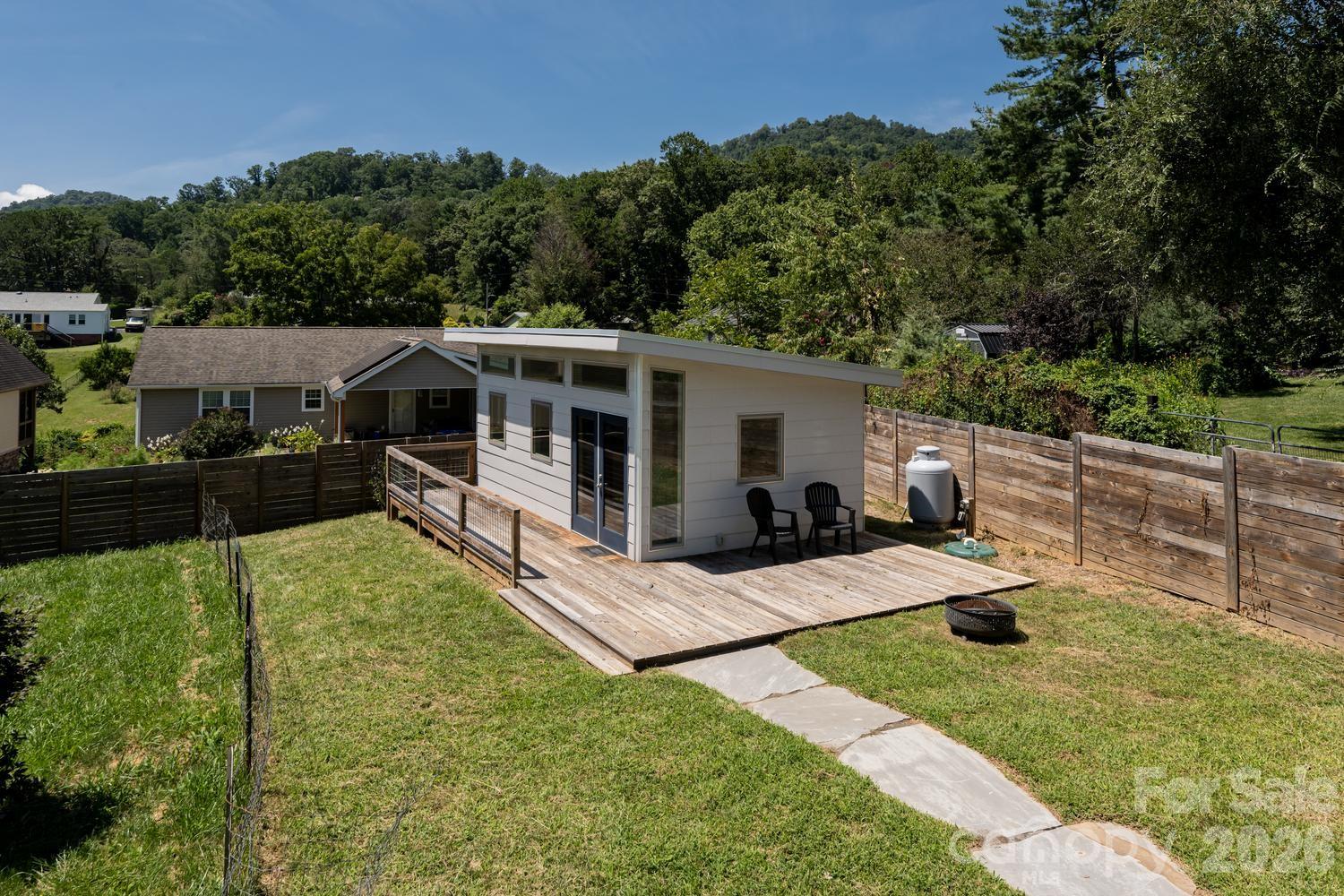 408 Old Haw Creek Road — Asheville