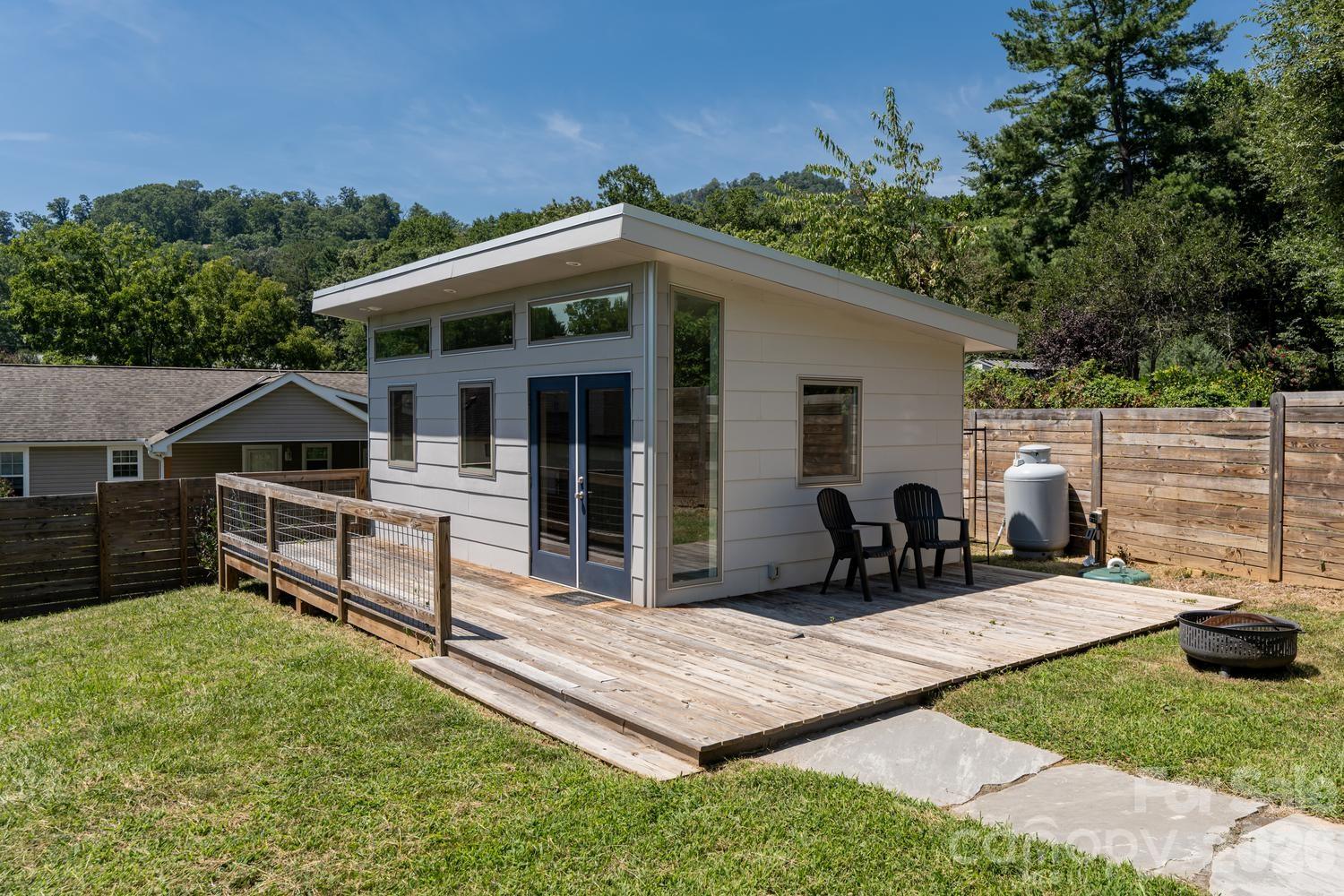408 Old Haw Creek Road — Asheville