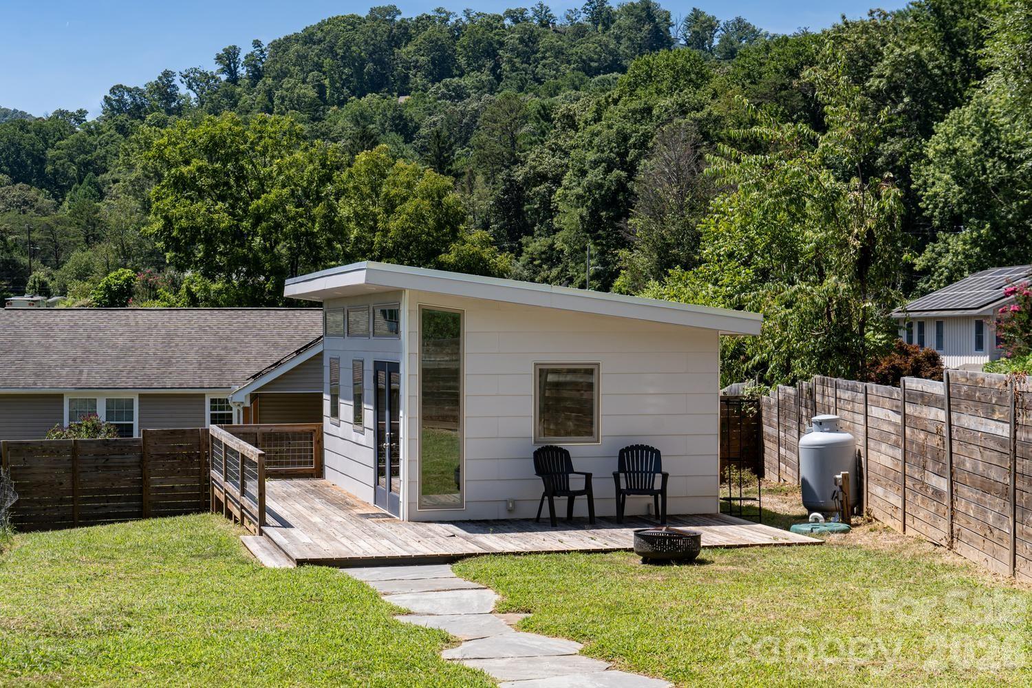 408 Old Haw Creek Road — Asheville