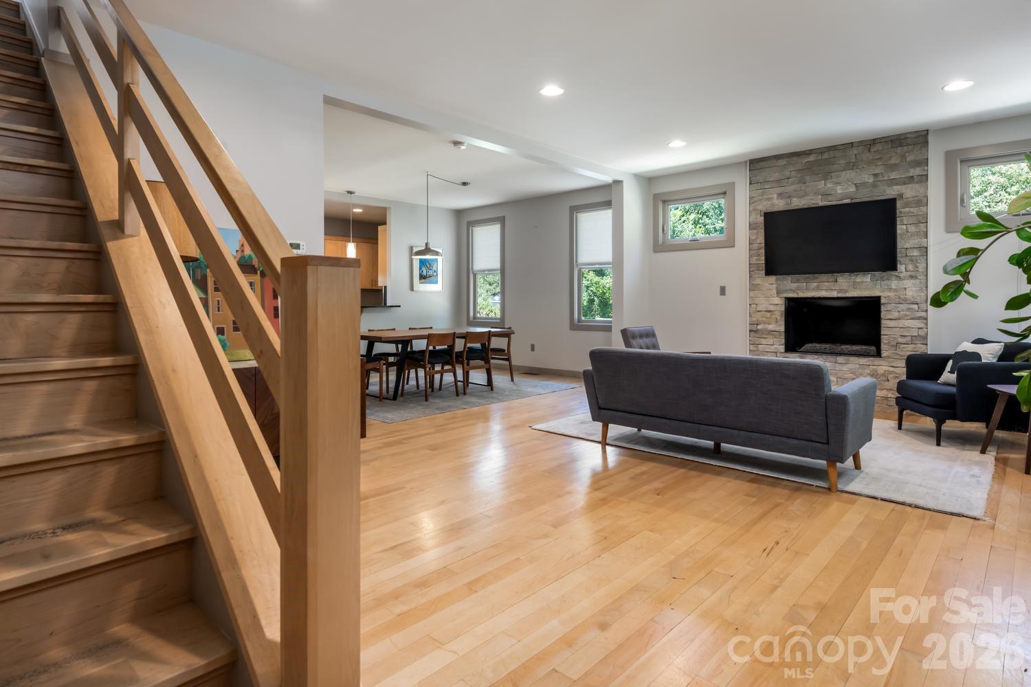 408 Old Haw Creek Road — Asheville