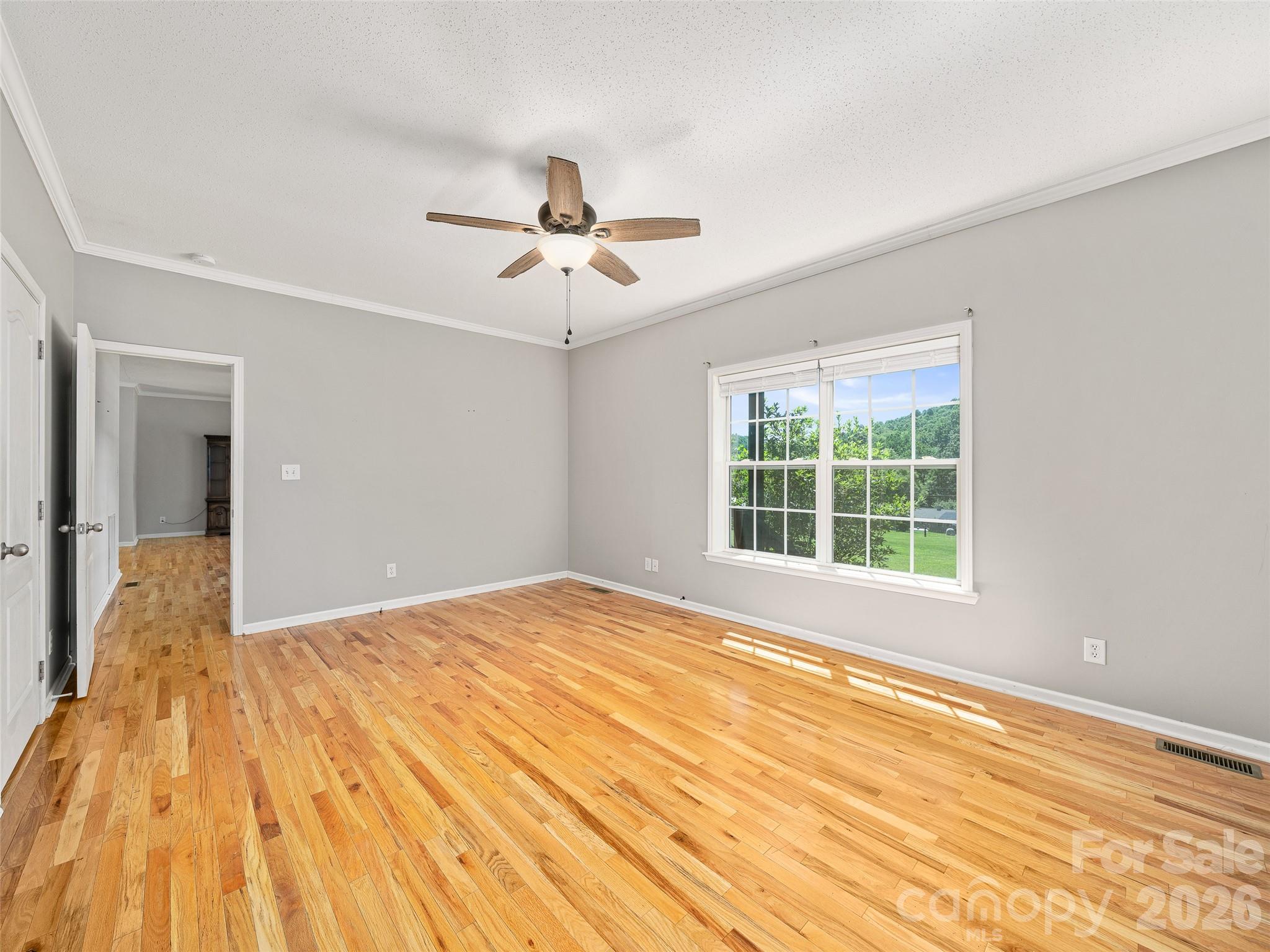 1470 Bear Creek Road — Bakersville