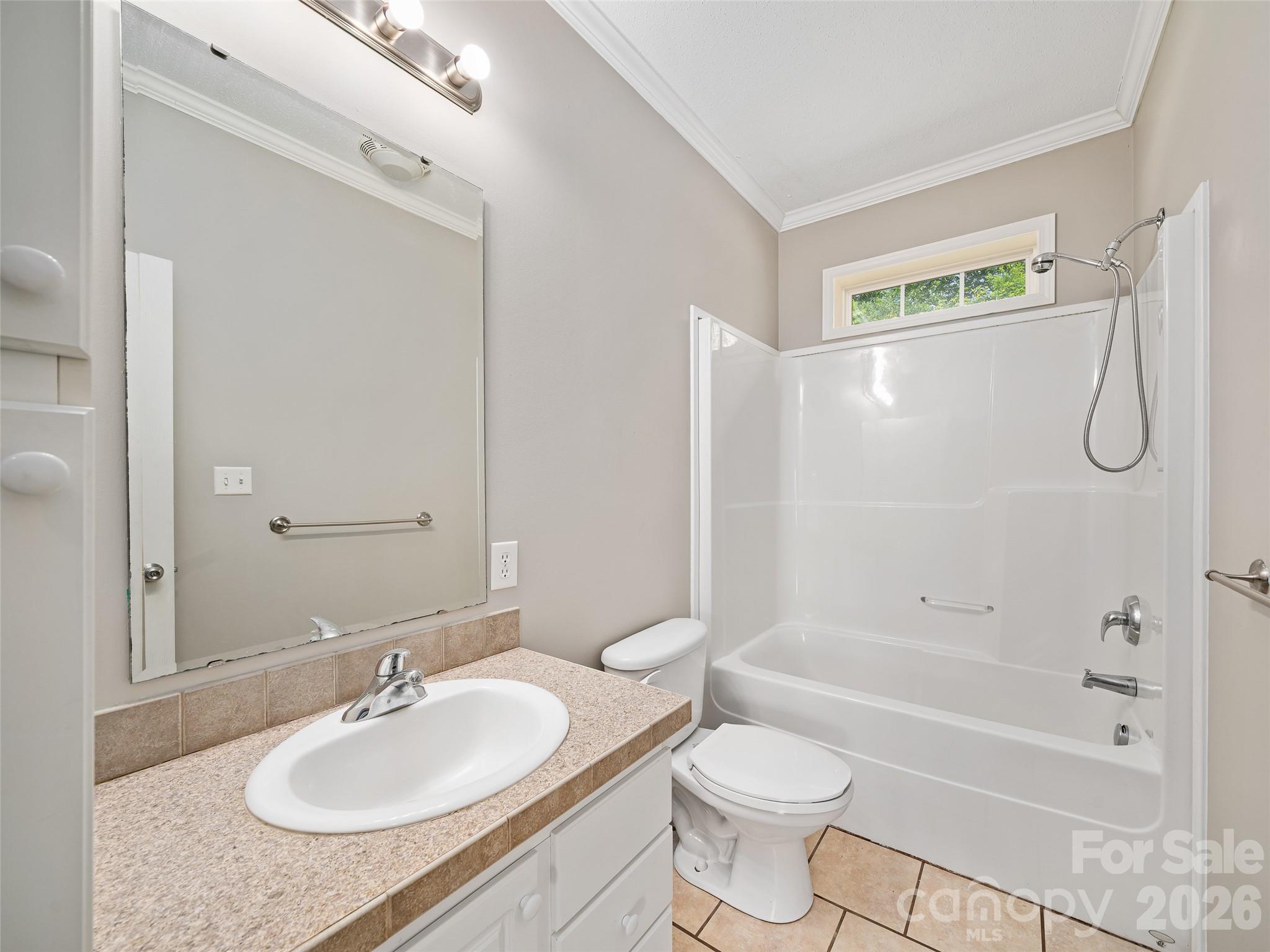 1470 Bear Creek Road — Bakersville