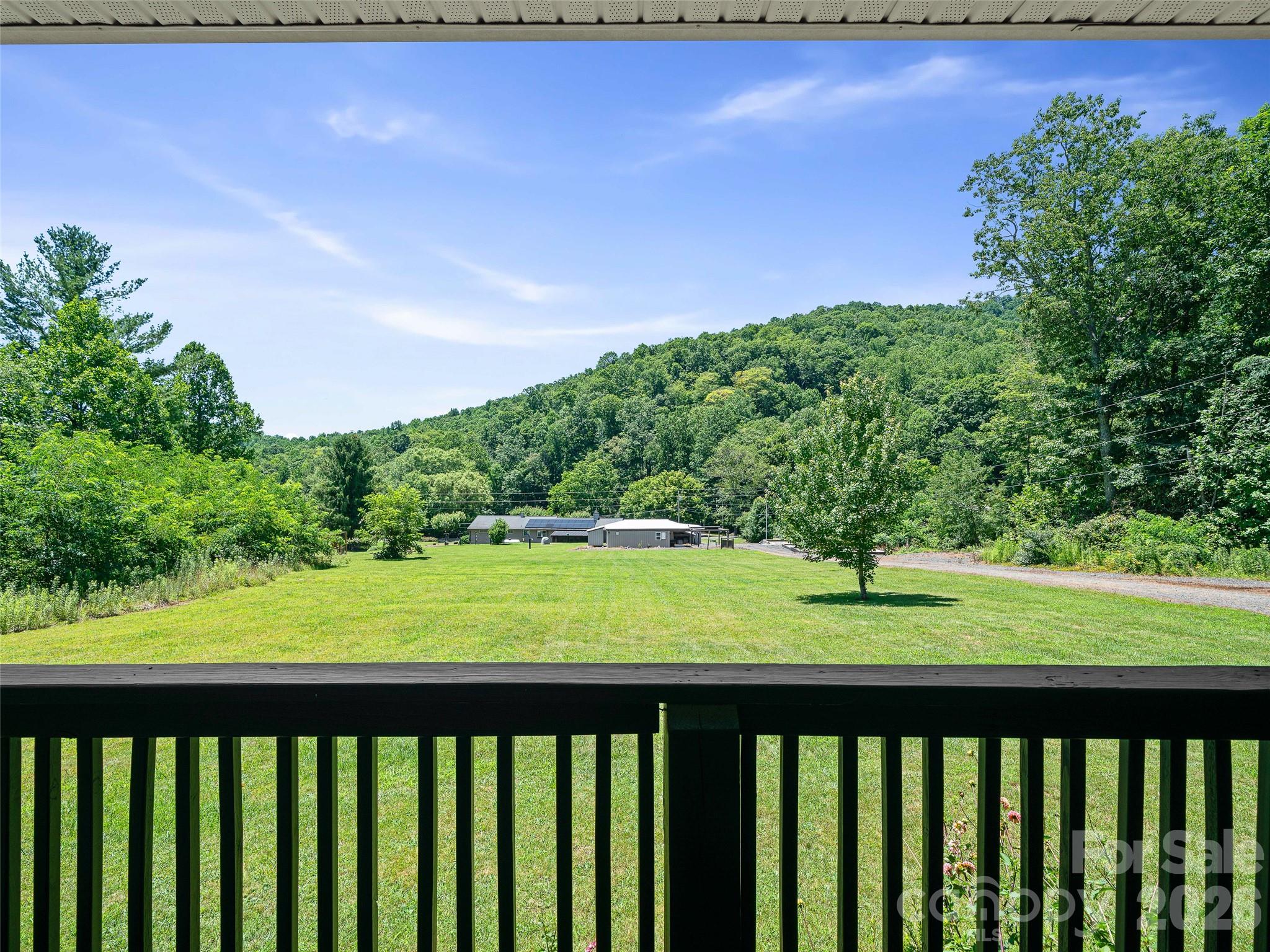 1470 Bear Creek Road — Bakersville
