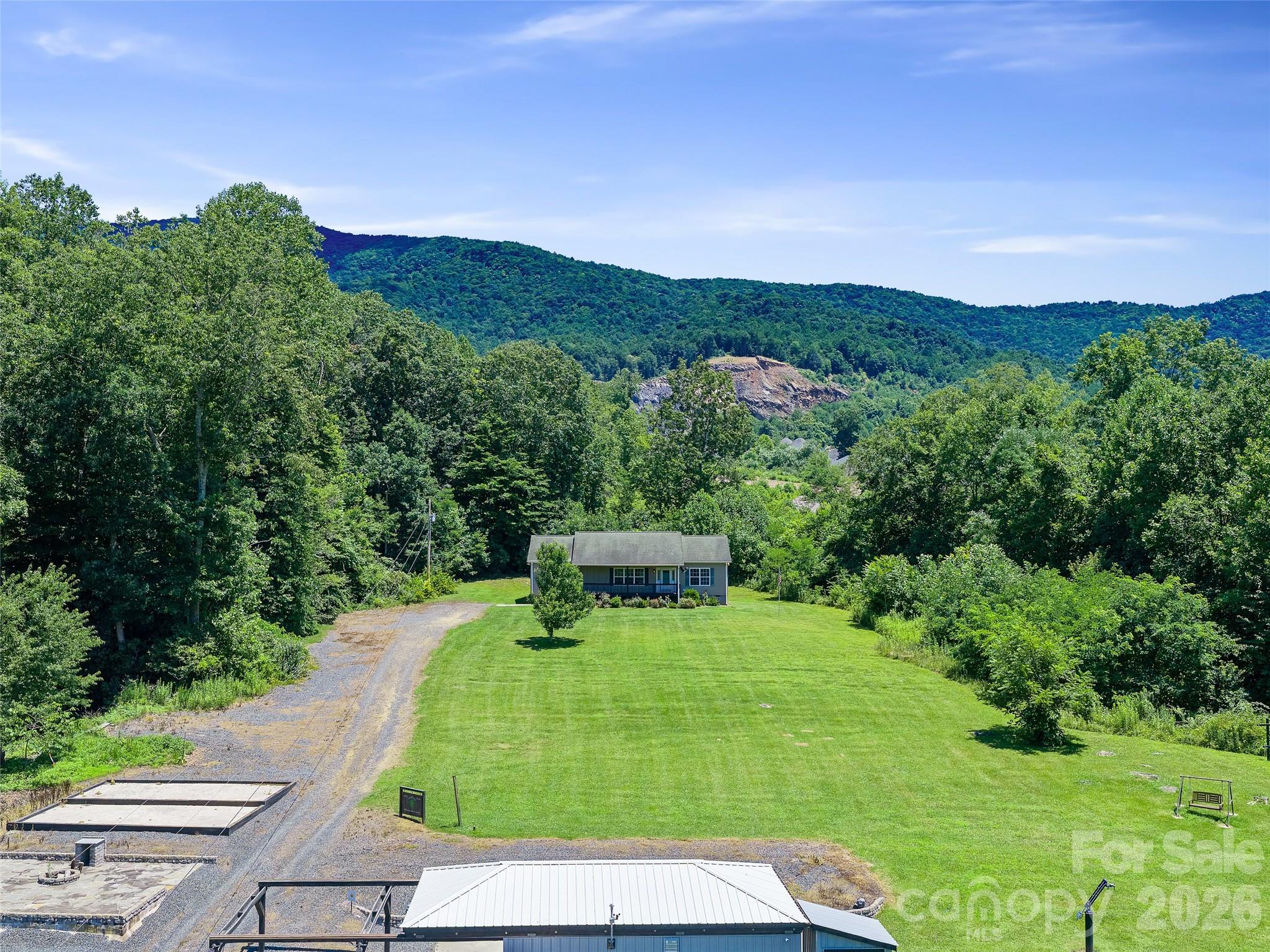1470 Bear Creek Road — Bakersville
