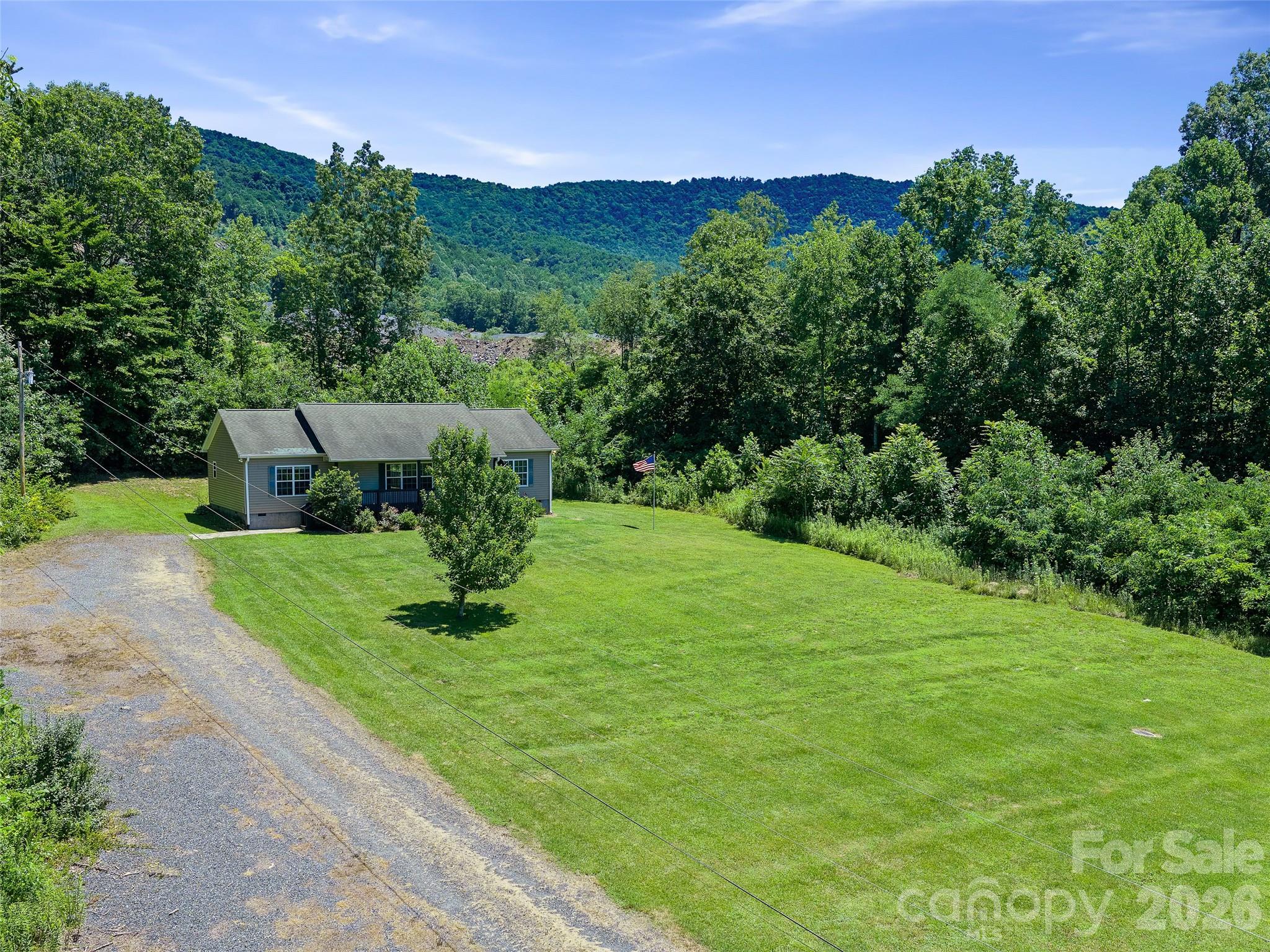 1470 Bear Creek Road — Bakersville