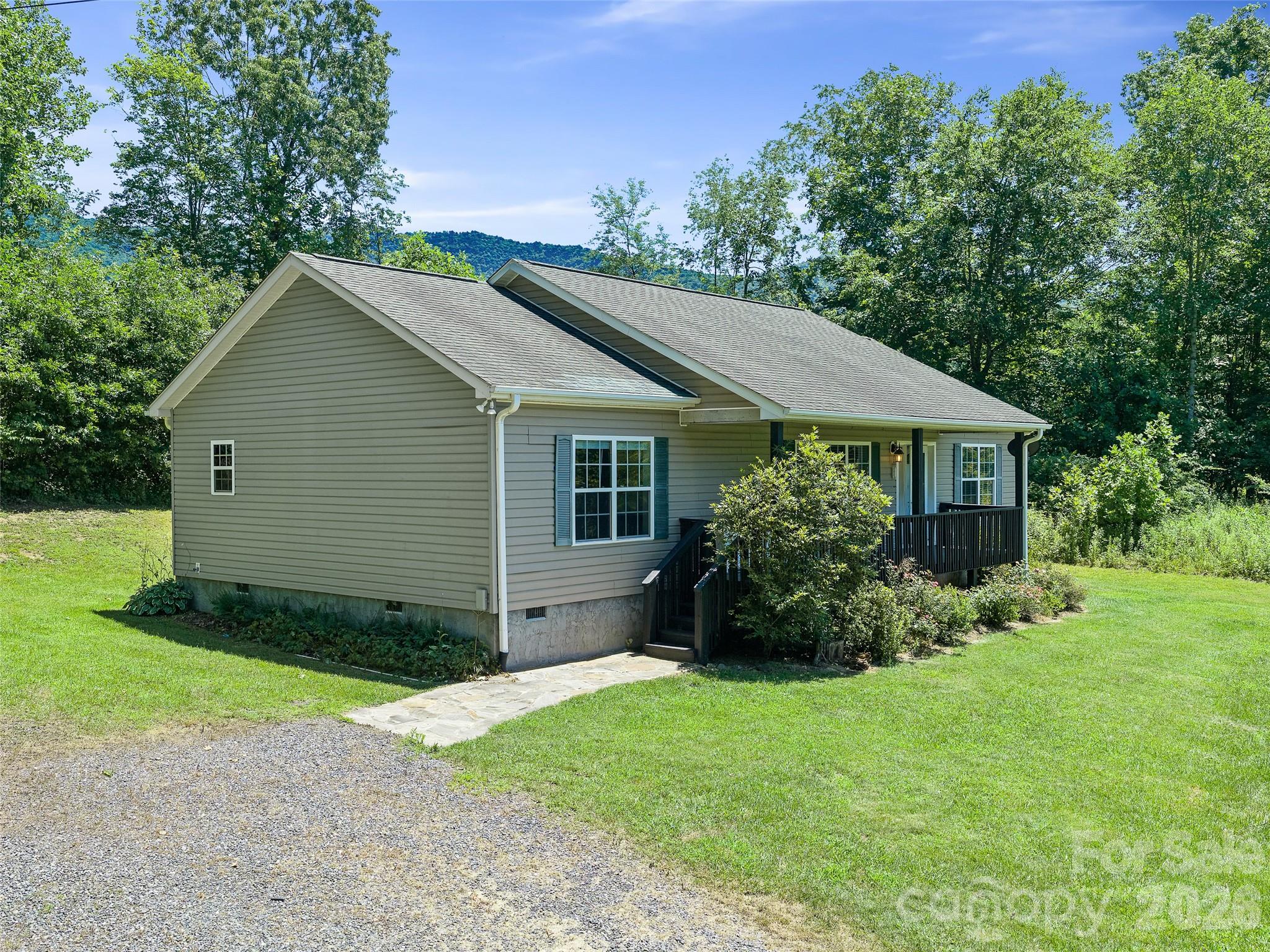 1470 Bear Creek Road — Bakersville