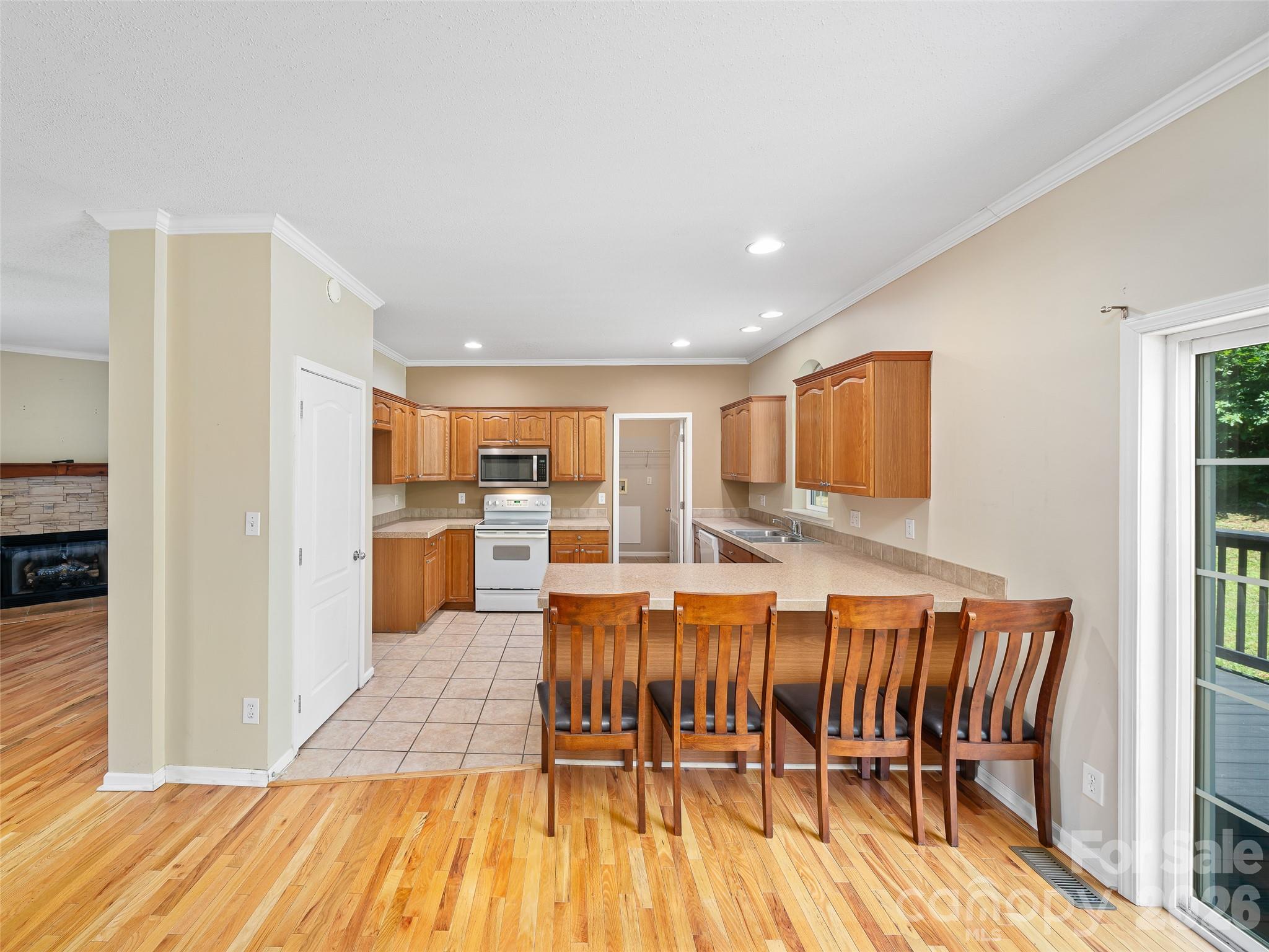 1470 Bear Creek Road — Bakersville