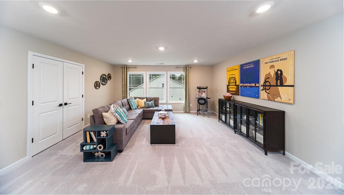 112 Rhuidean Court — Troutman