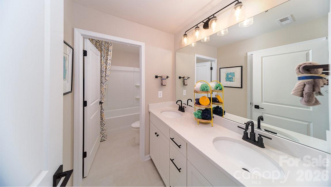 112 Rhuidean Court — Troutman