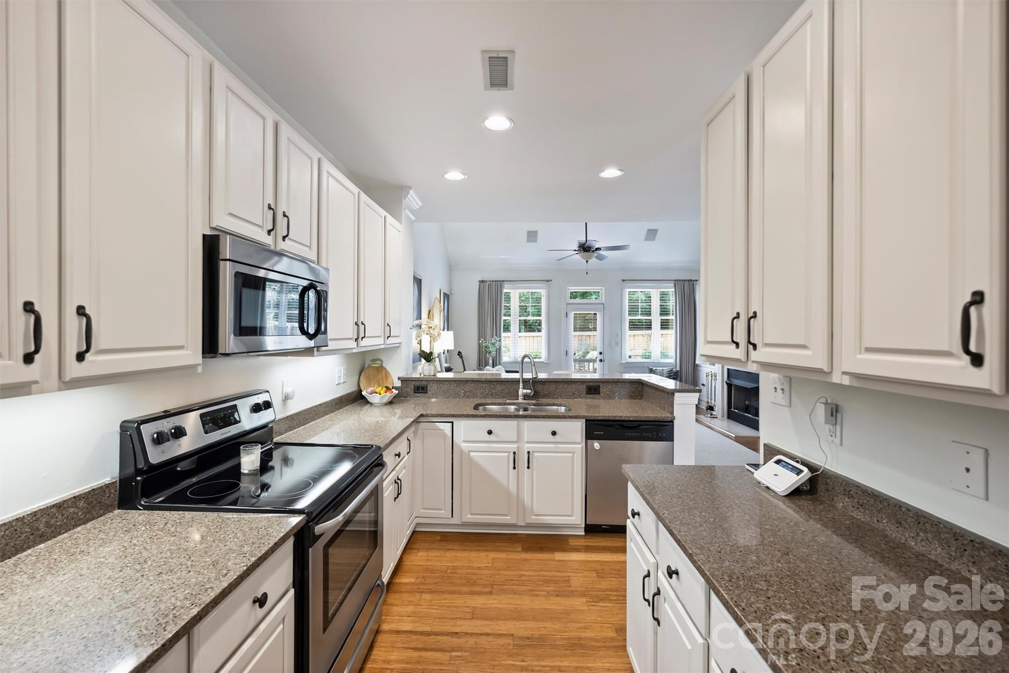 1144 Hampton Gardens Lane — Charlotte