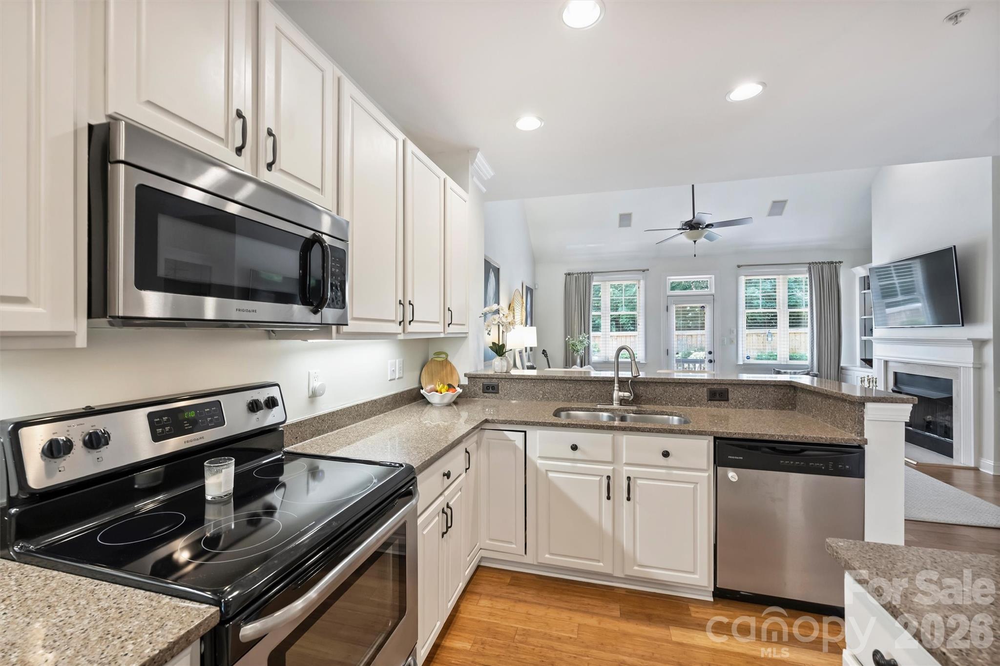 1144 Hampton Gardens Lane — Charlotte