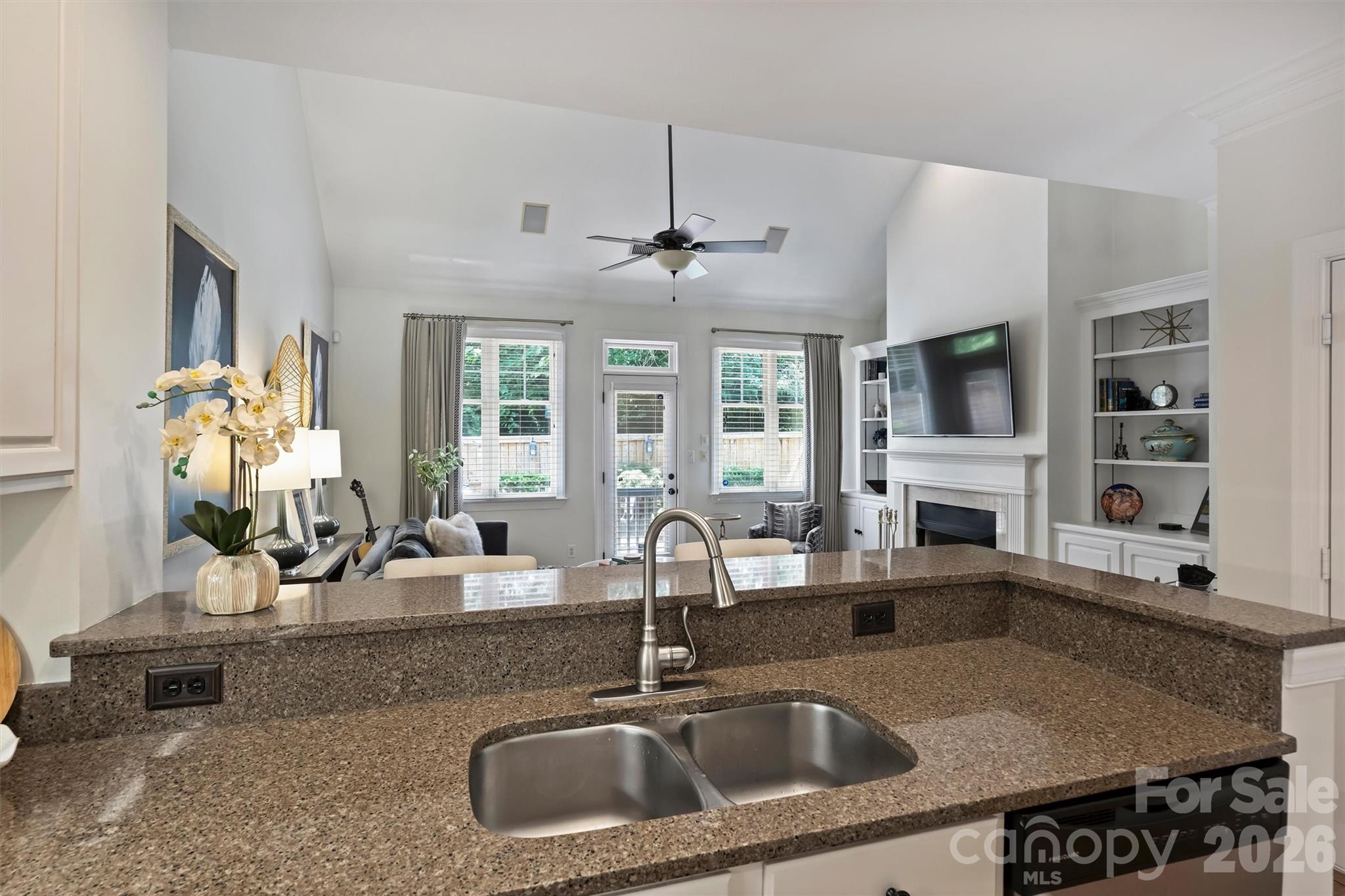 1144 Hampton Gardens Lane — Charlotte