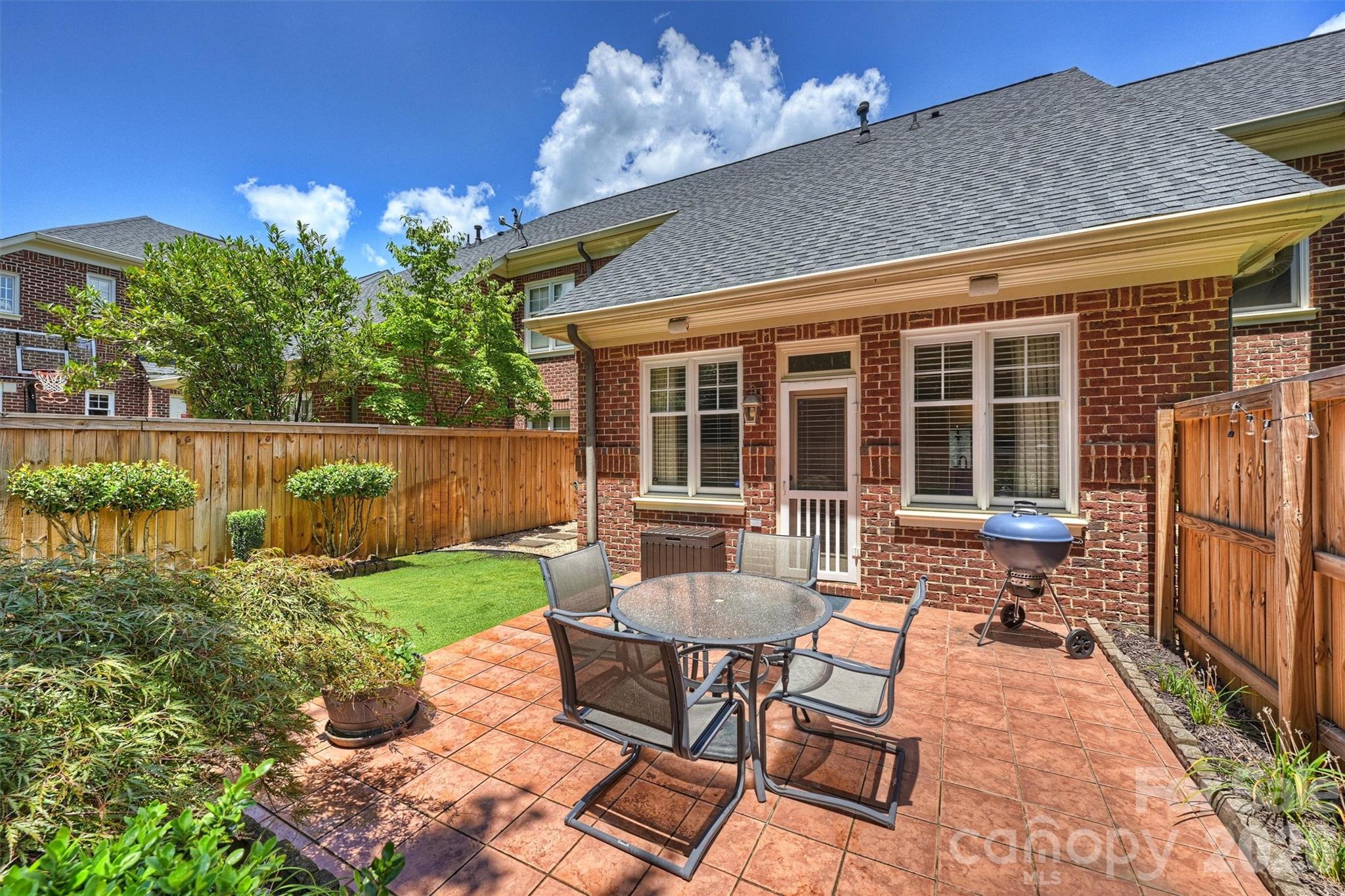 1144 Hampton Gardens Lane — Charlotte