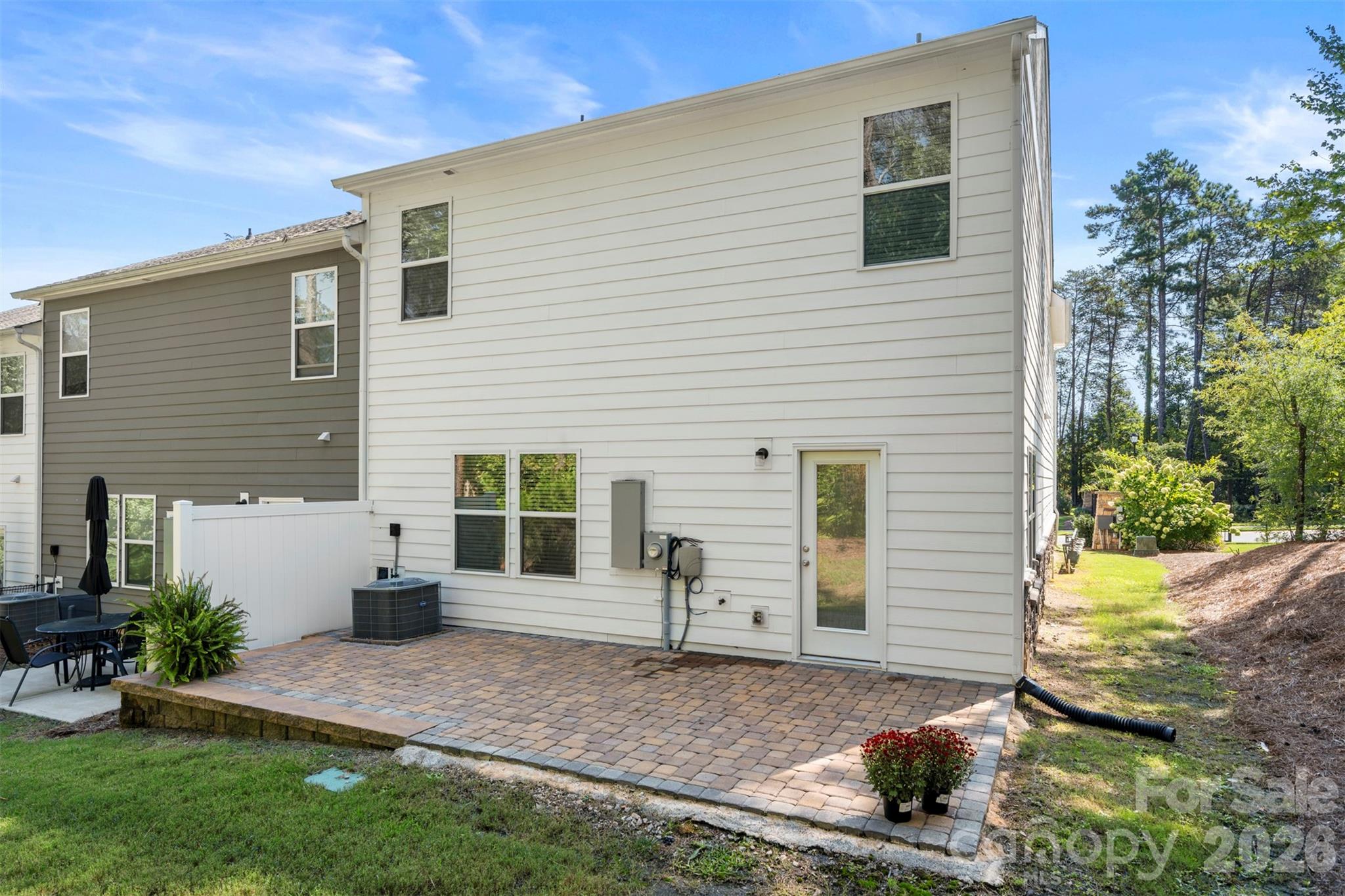 1115 Streamside Lane — York