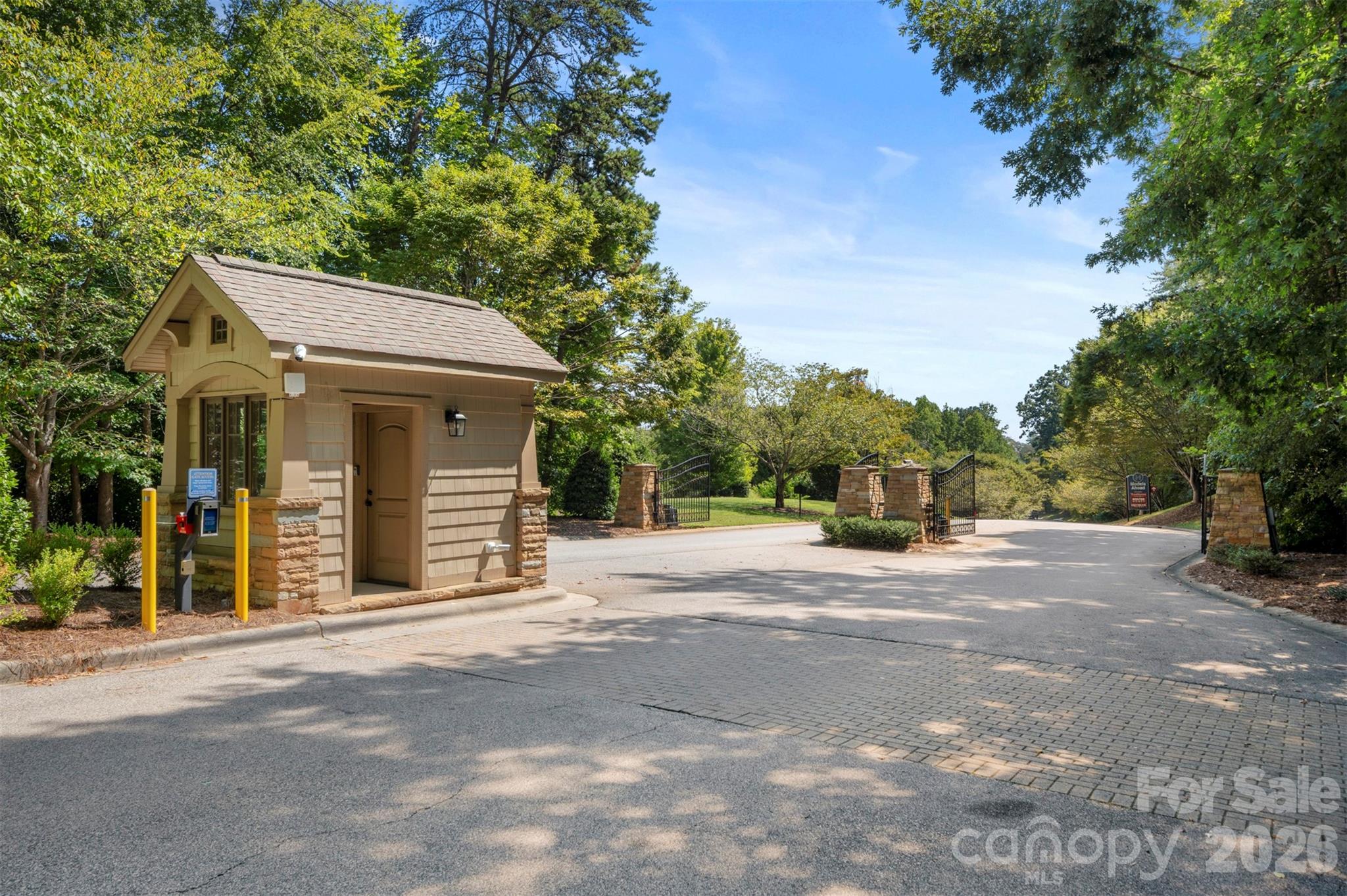 1115 Streamside Lane — York