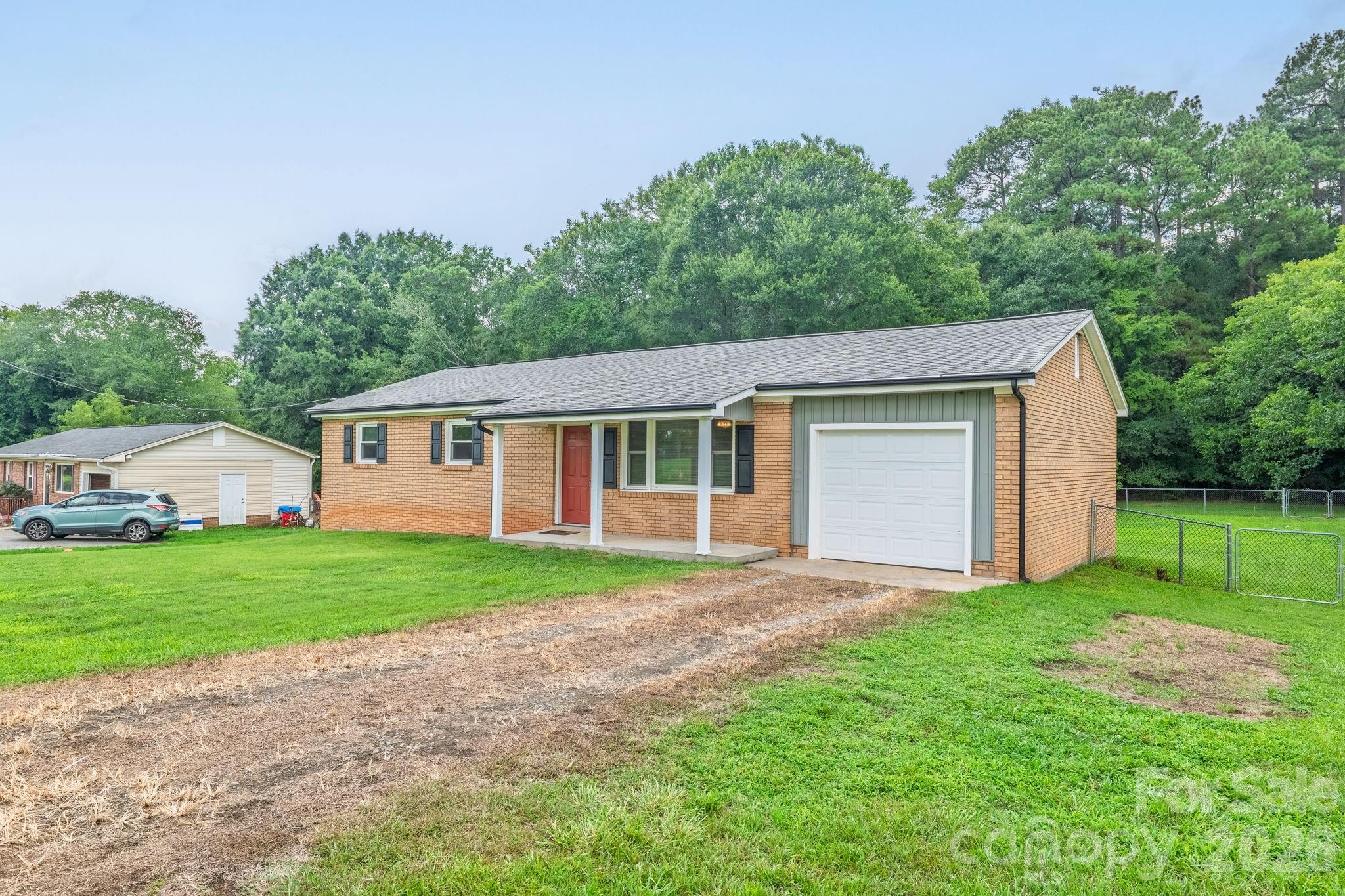 3907 Little Mountain Road — Gastonia