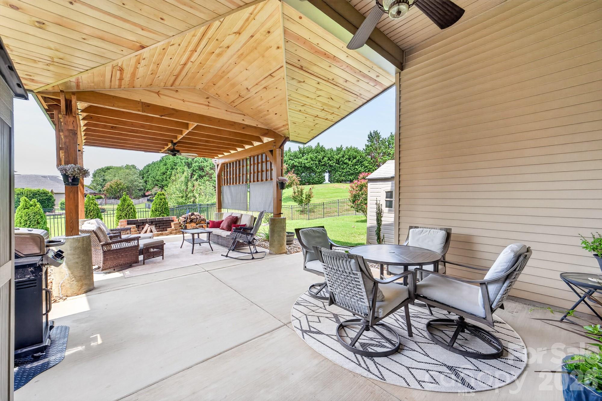 2044 Middleton Farm Drive — Belmont
