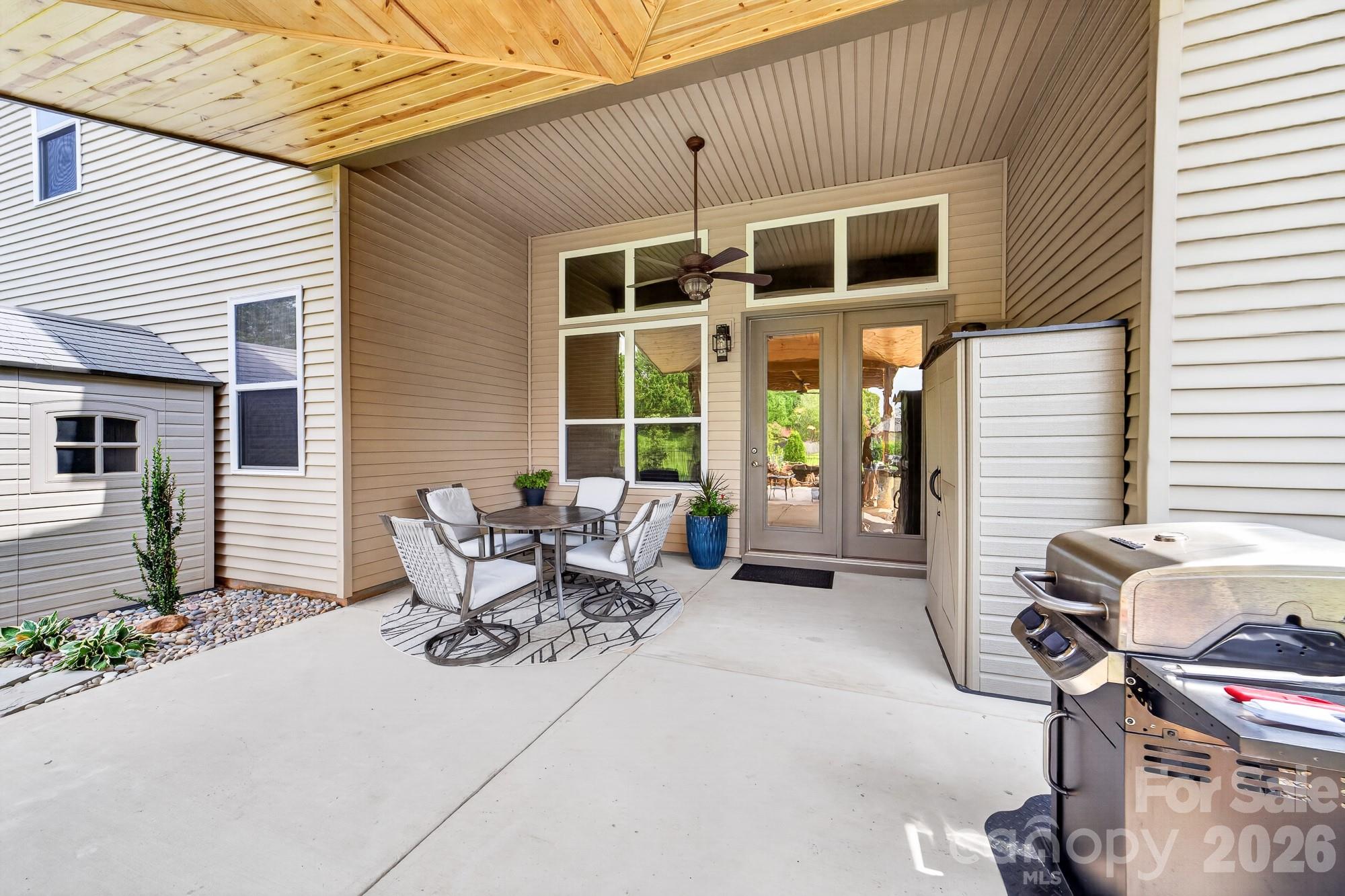 2044 Middleton Farm Drive — Belmont