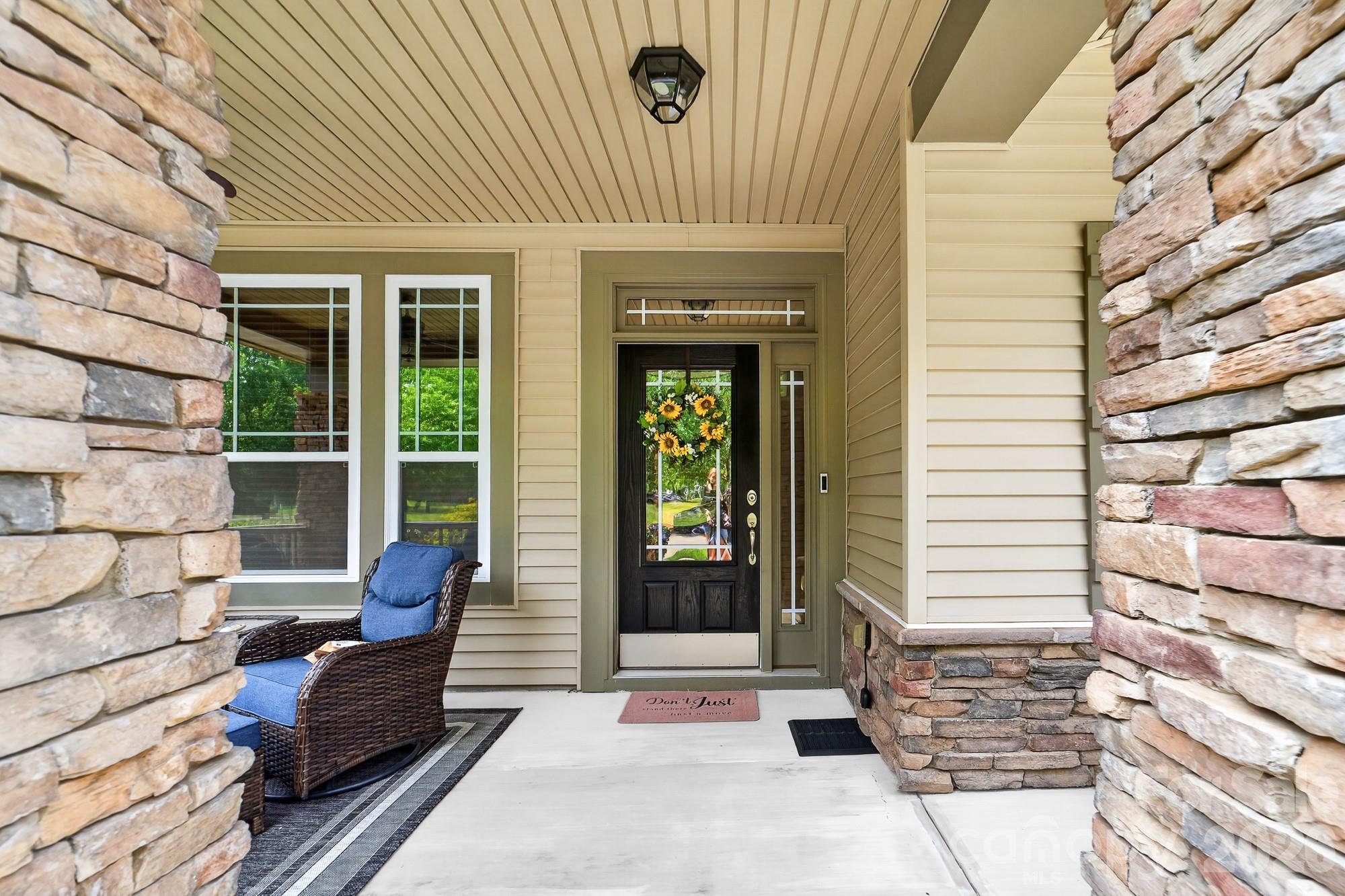 2044 Middleton Farm Drive — Belmont
