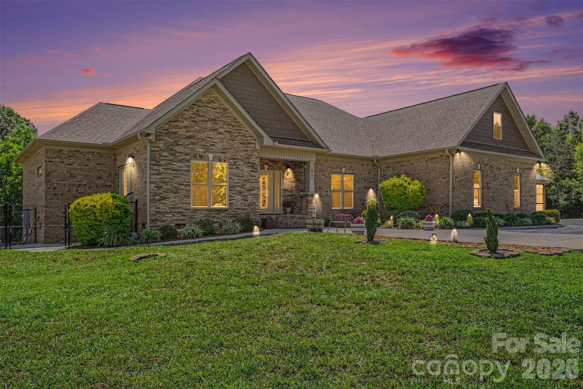 5702 Army Road — Marshville