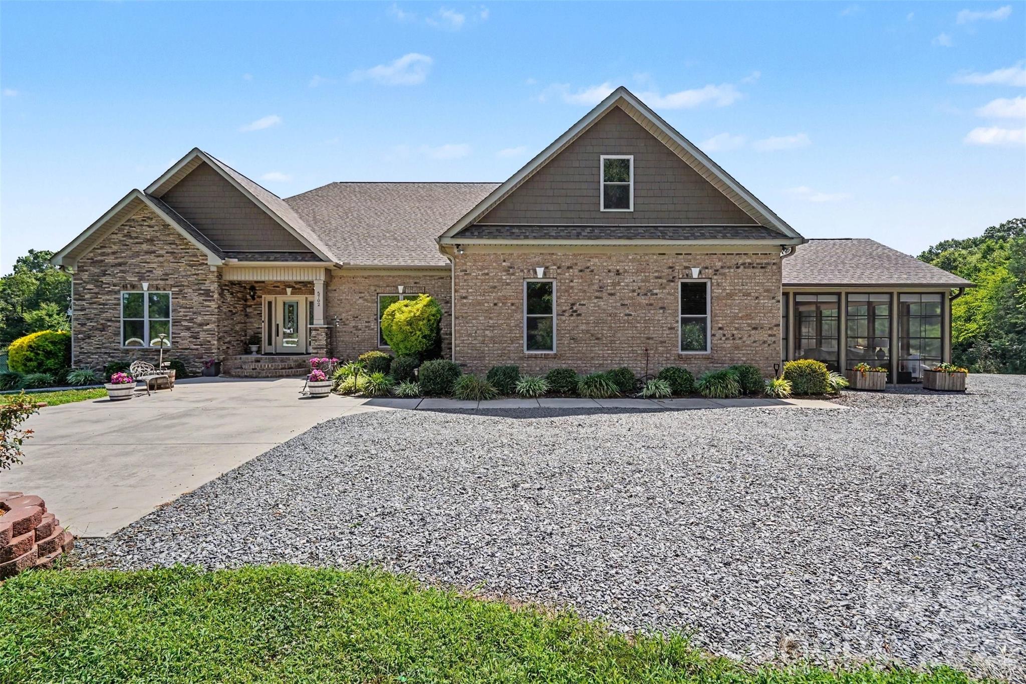 5702 Army Road — Marshville