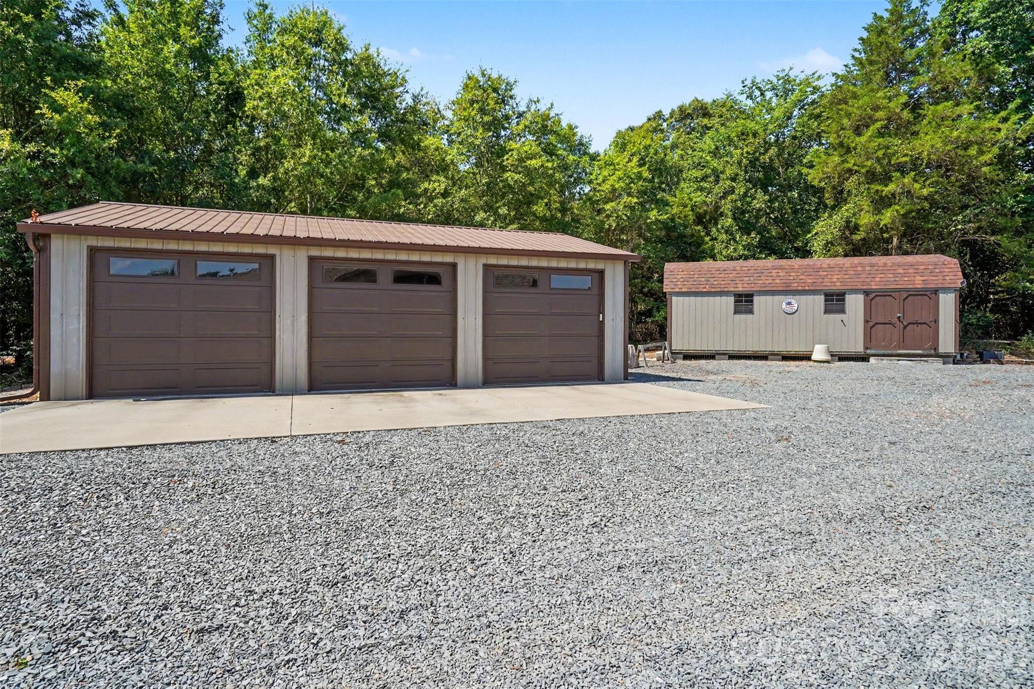 5702 Army Road — Marshville